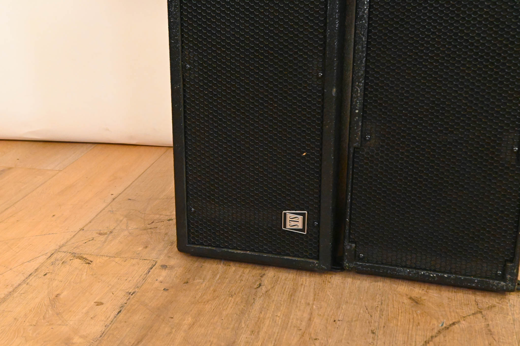 SLS LS8800 Full-Range Line Array Module (PAIR)