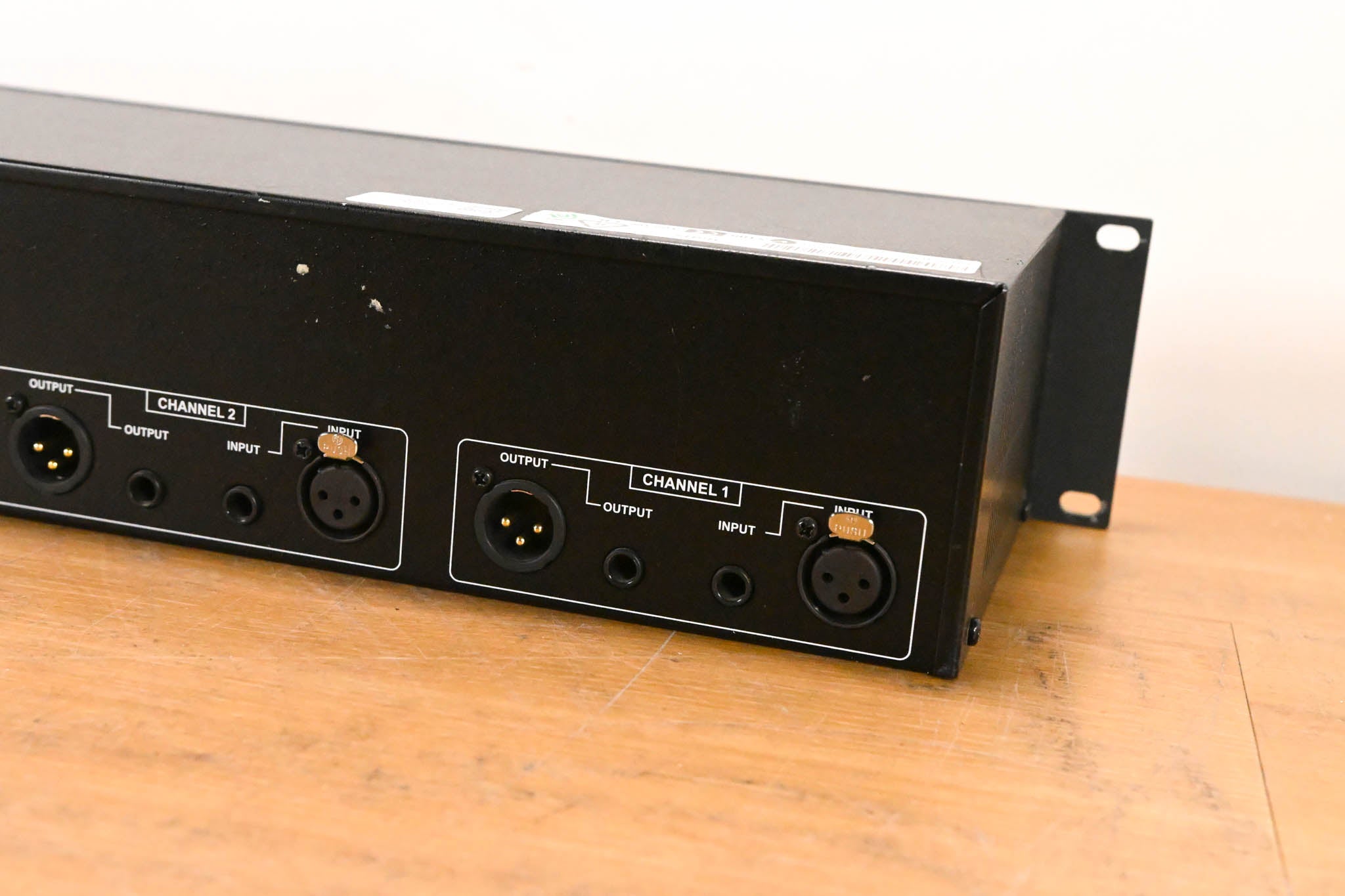 dbx 231 Dual-Channel 31-Band Graphic Equalizer