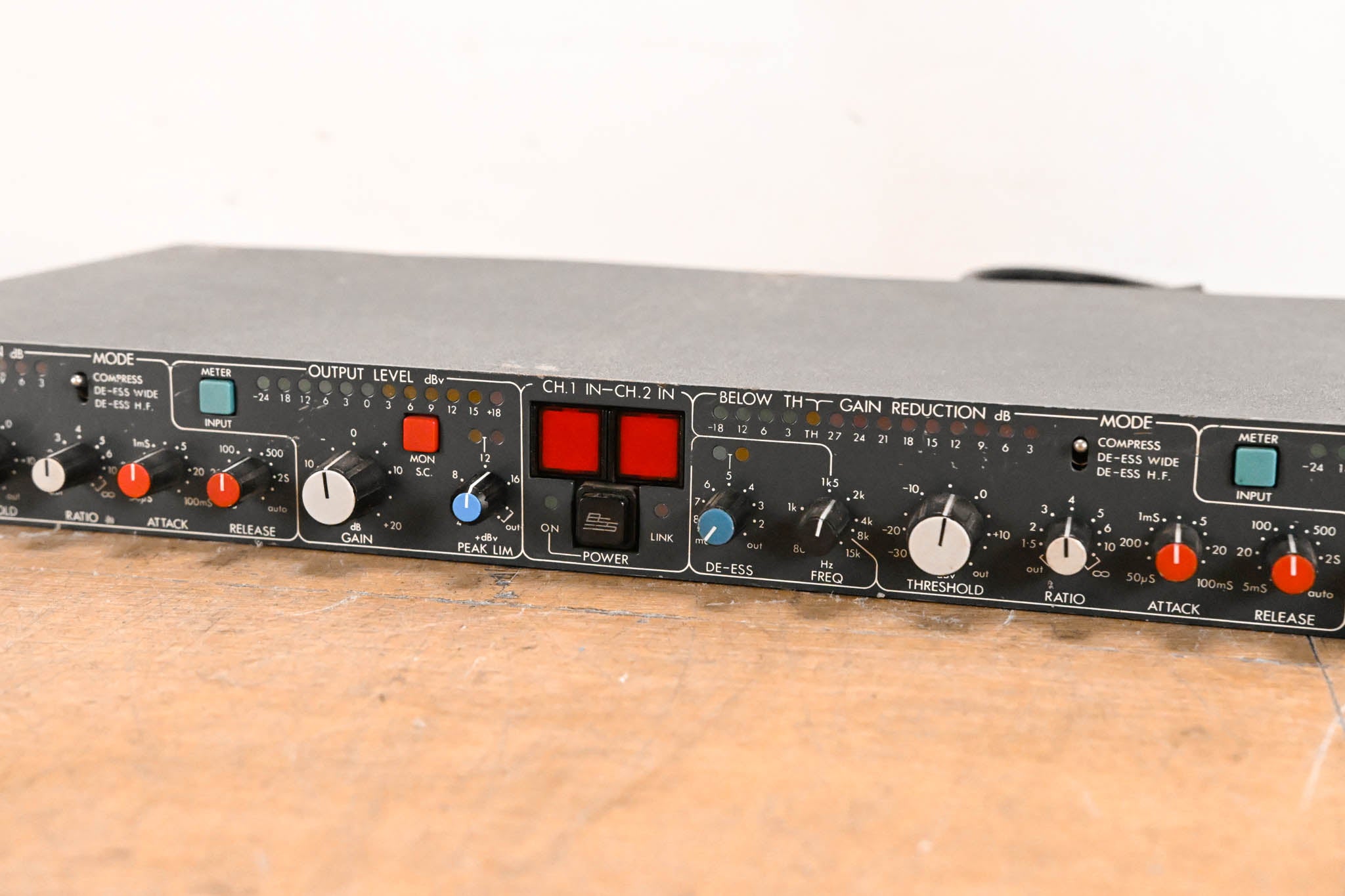 BSS DPR-402 Two-Channel Compressor/Limiter/De-Esser