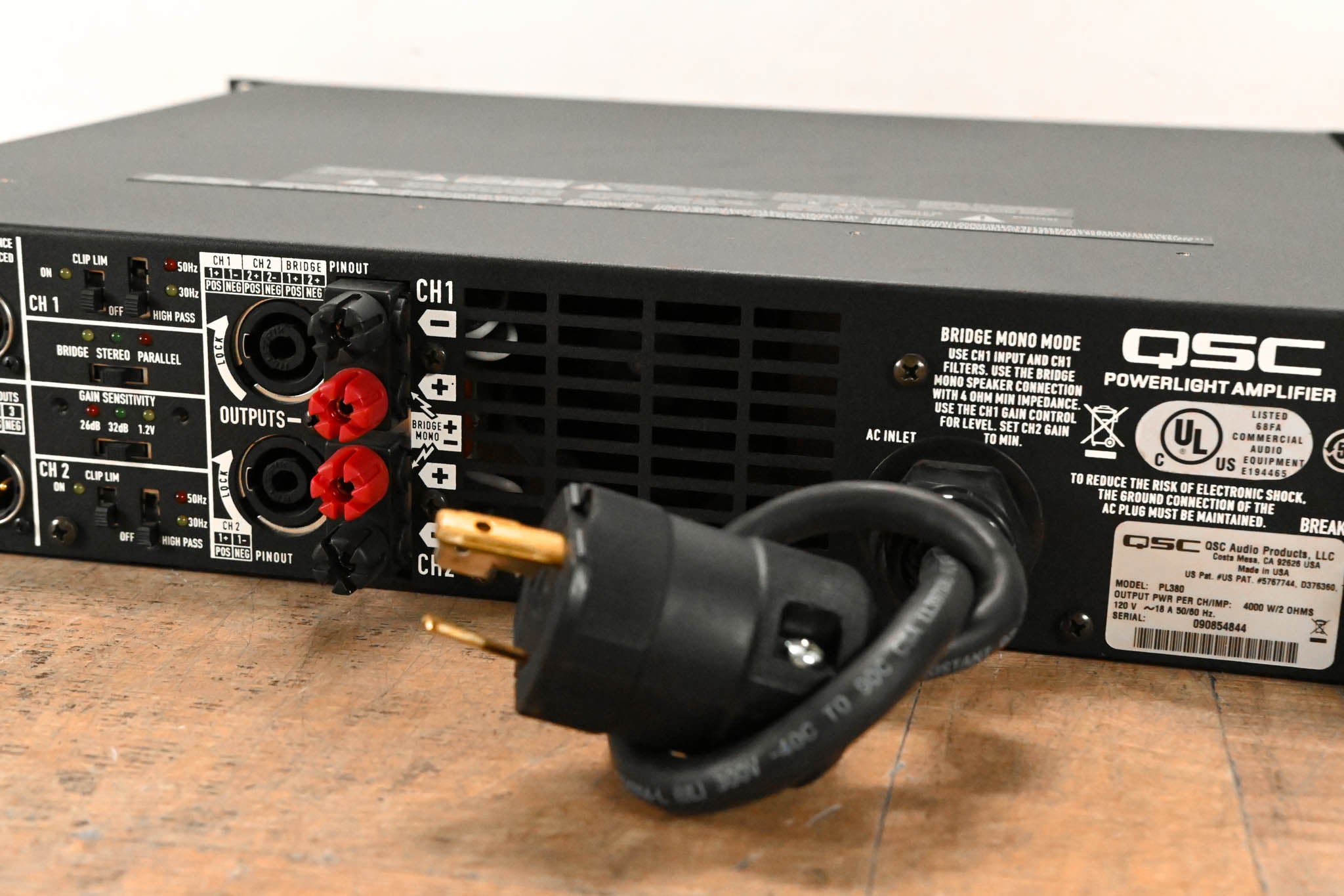 QSC PL380 Powerlight 3 Series 2-Channel Power Amplifier