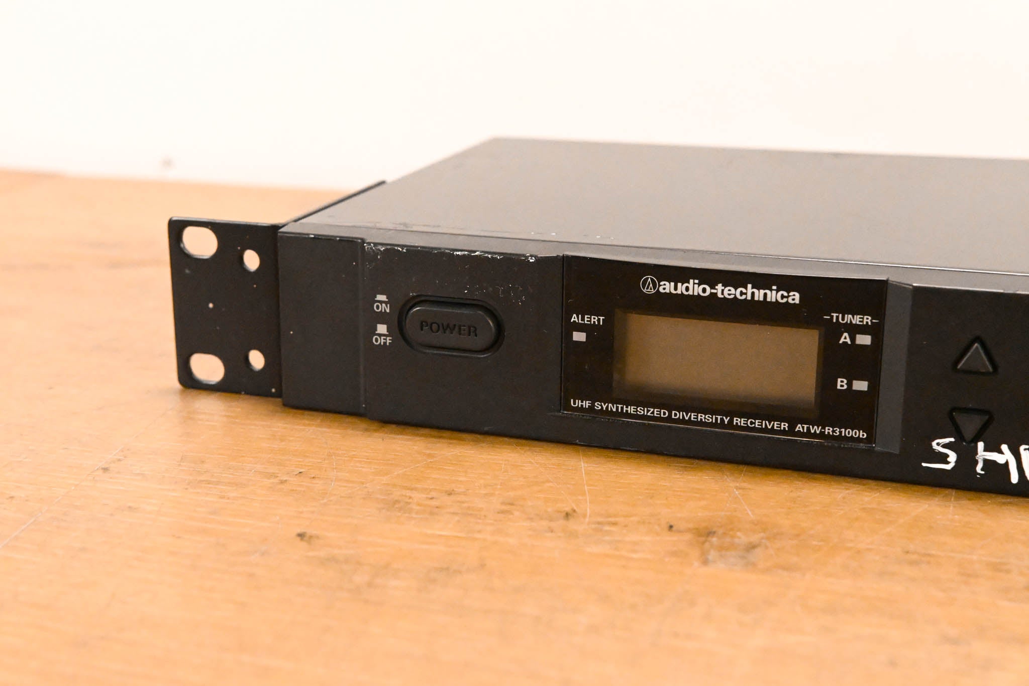 Audio-Technica ATW-R3100bC Receiver w/AEW-T4100 Mic: 541-566MHz (NO PSU)