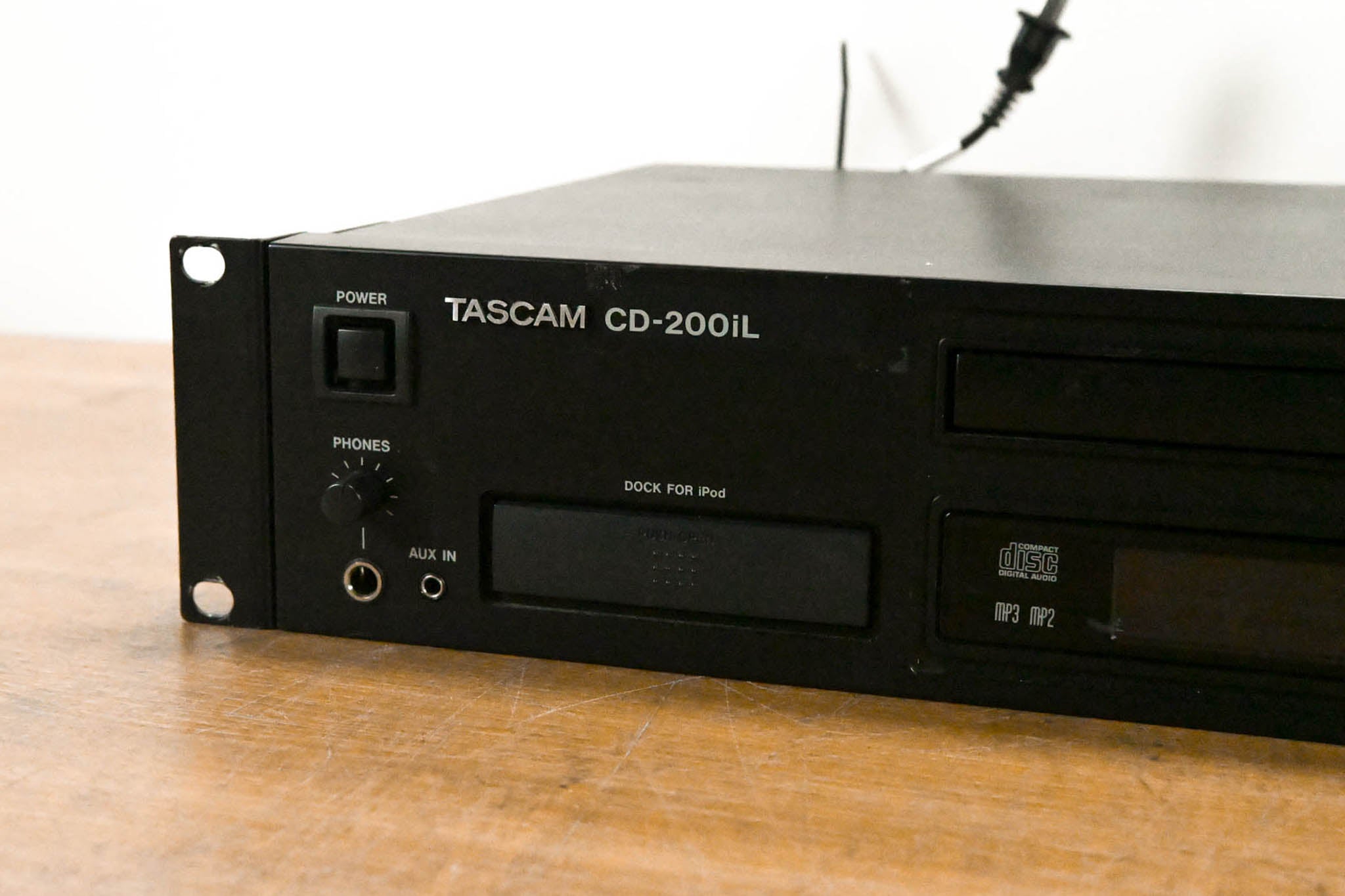 TASCAM CD-200iL Professional CD Player & iPod Dock