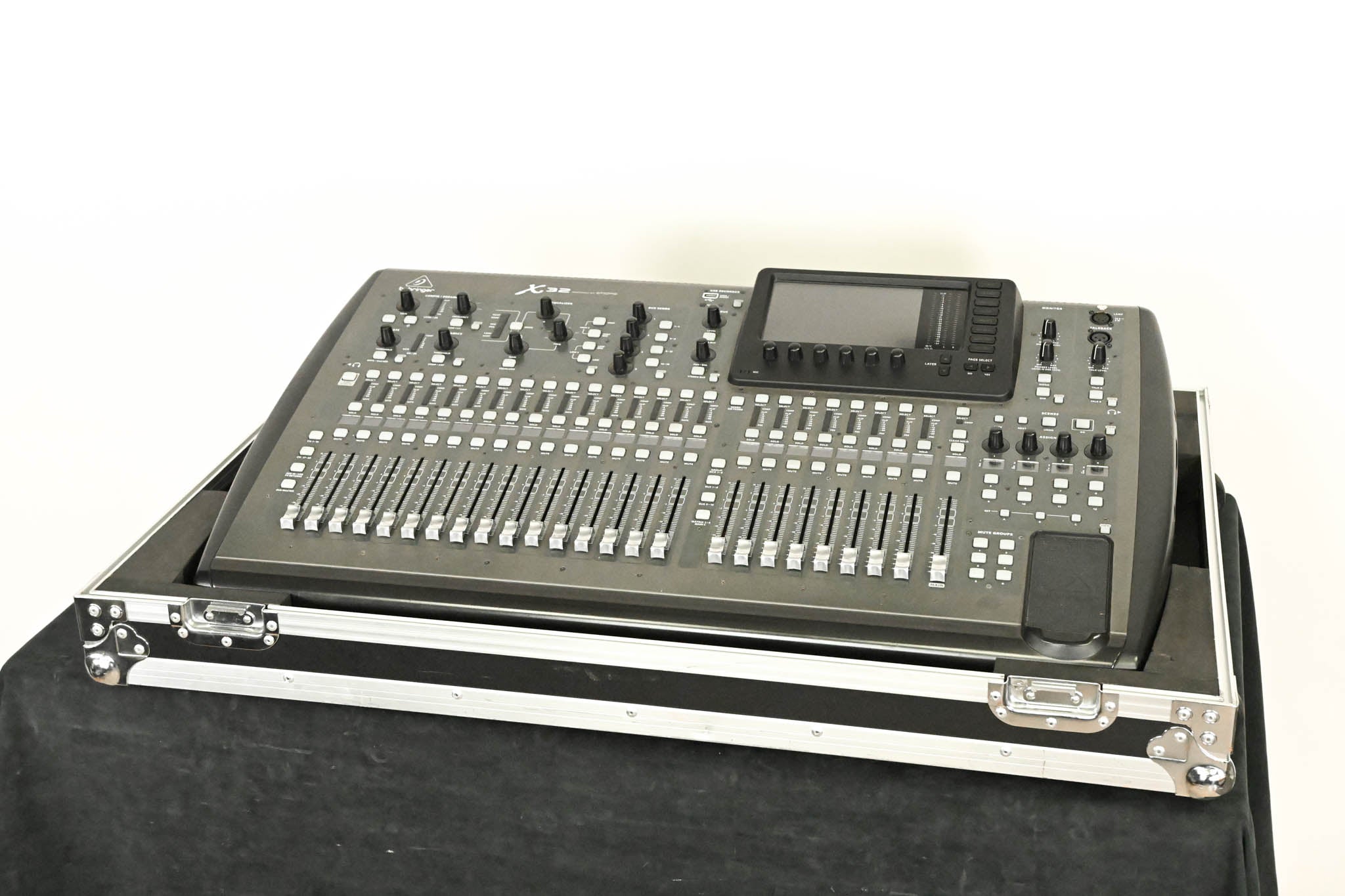 Behringer X32 40-Channel Digital Mixing Console with Road Case
