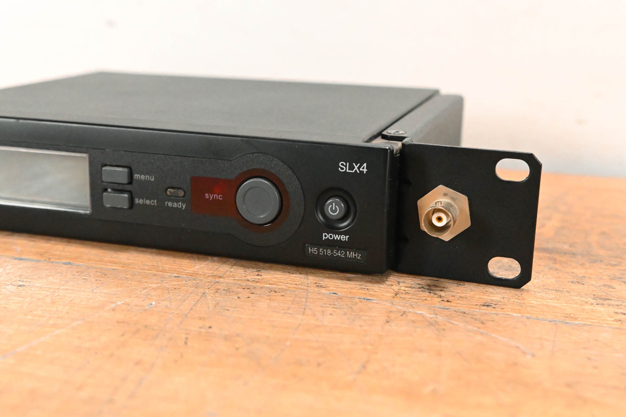 Shure SLX4 Wireless Receiver - H5 Band: 518-542 MHz (NO POWER SUPPLY)