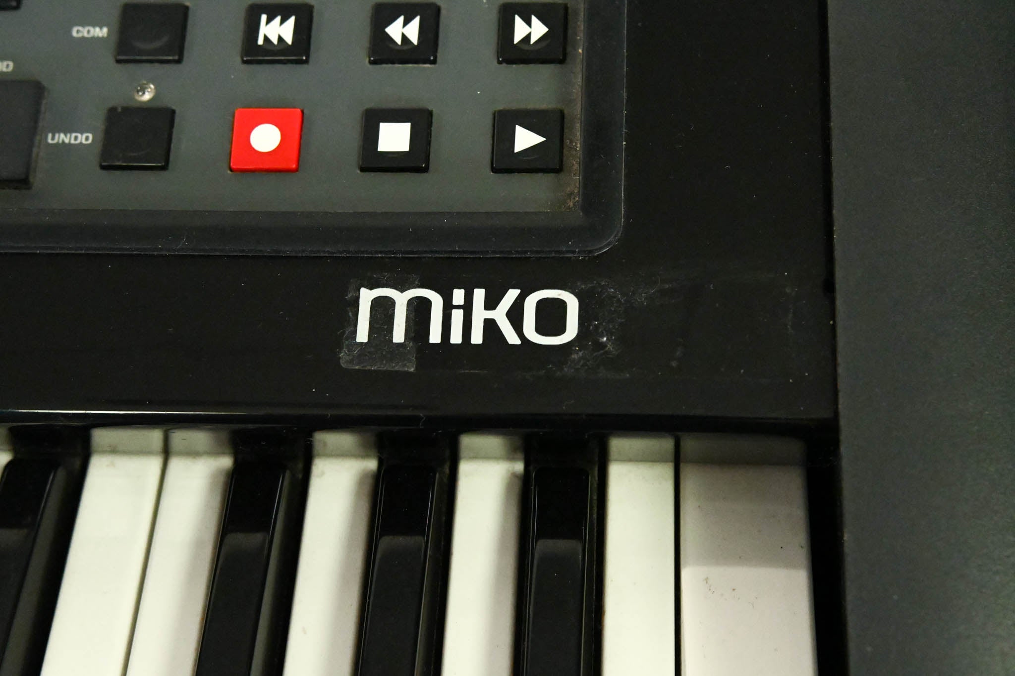 Open Labs MIKO LXD Portable 37-Key Keyboard Workstation w/ Road Case