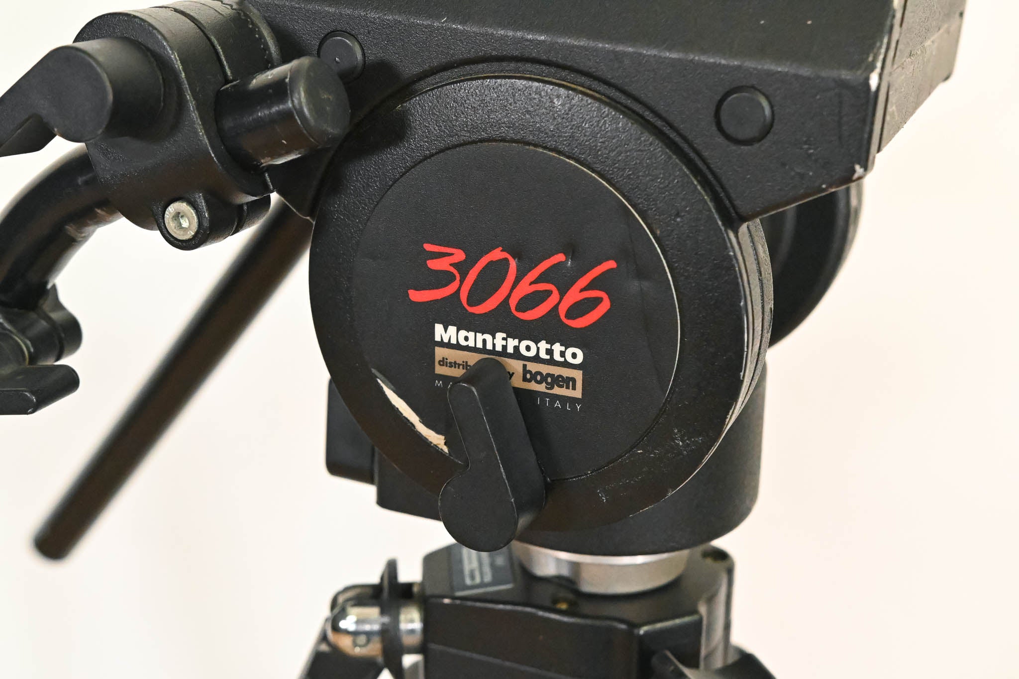 Manfrotto/Bogen 3068 Video Tripod with 3066 Fluid Head
