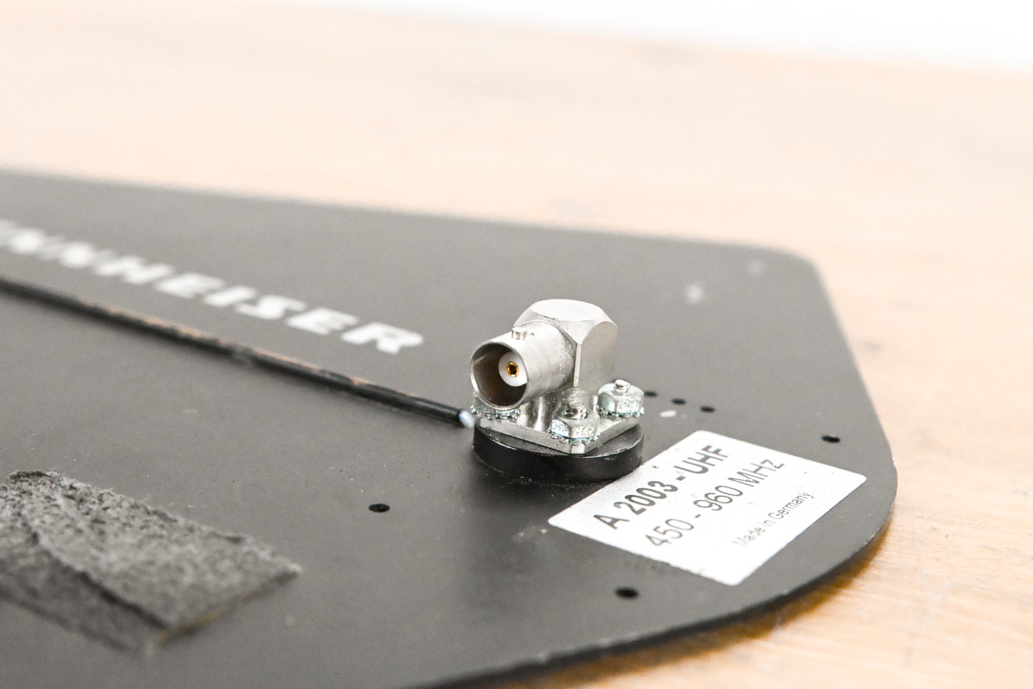 Sennheiser A-2003-UHF Passive Directional Antenna - 450-960 MHz