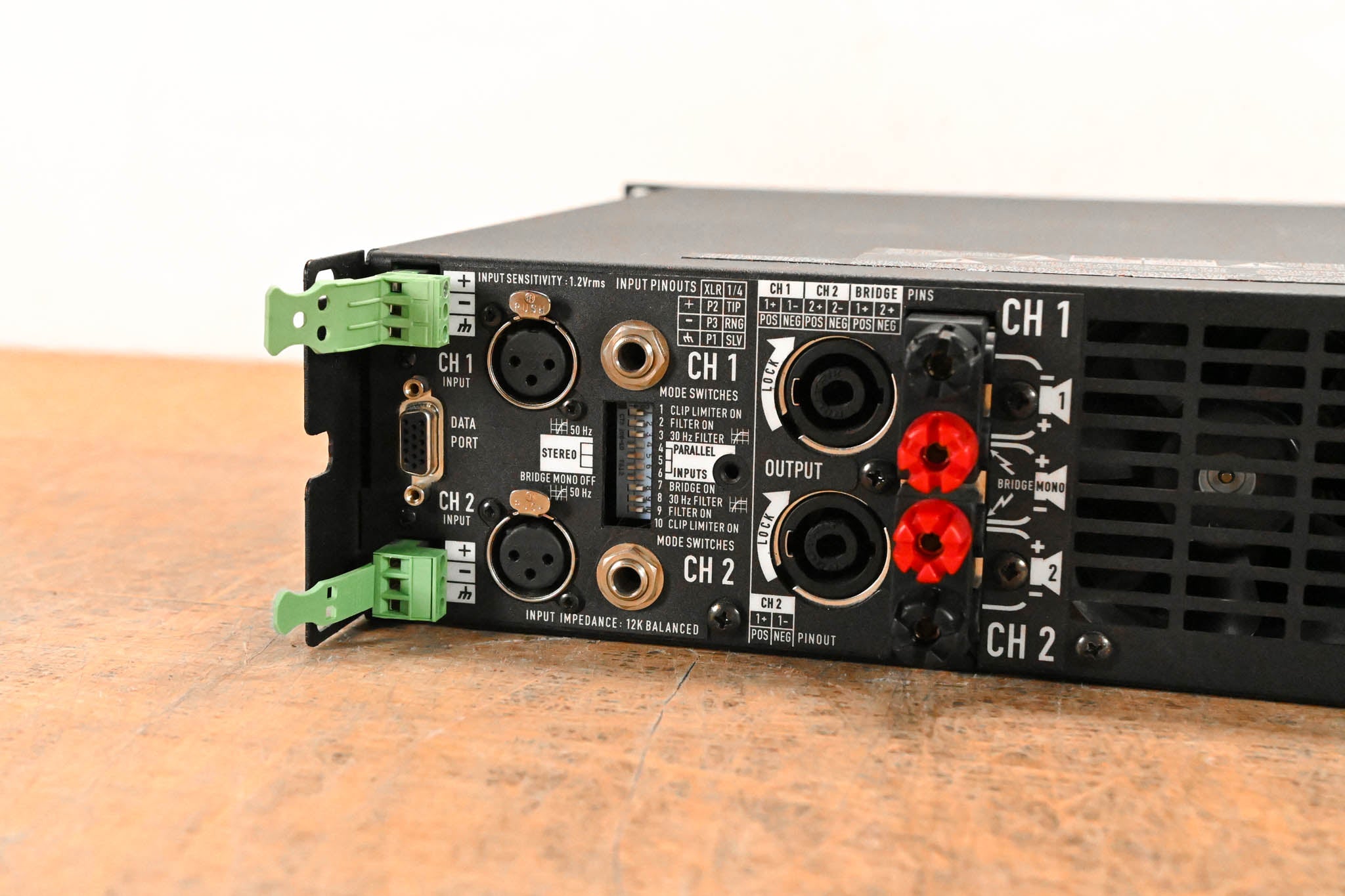 QSC PL236 PowerLight 2 Series 2-Channel Power Amplifier