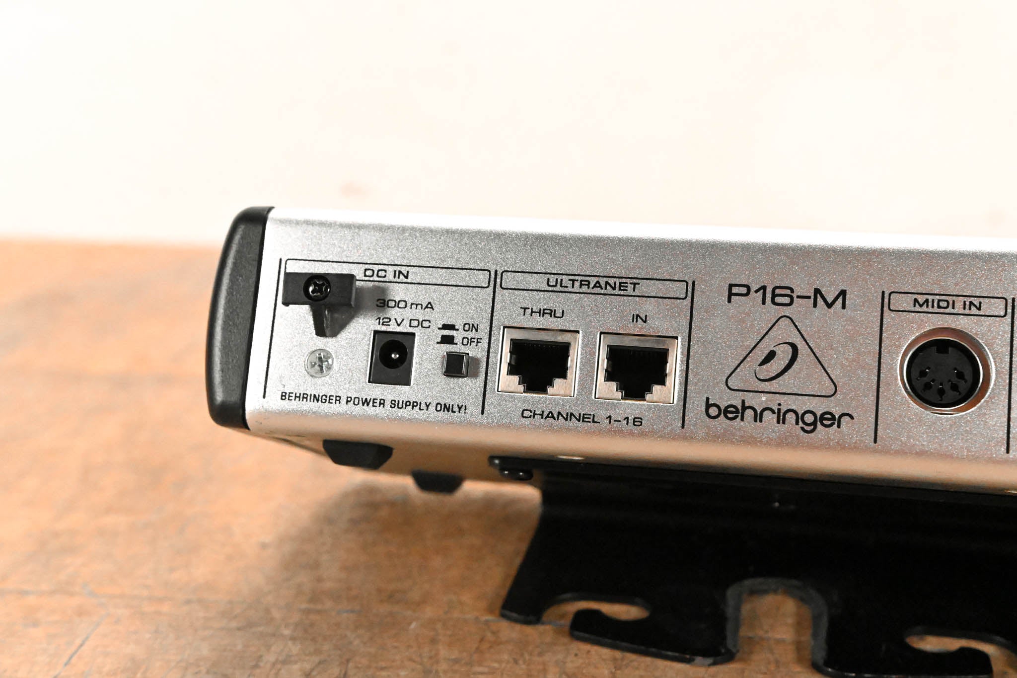 Behringer Powerplay P16-M 16-Channel Digital Personal Mixer