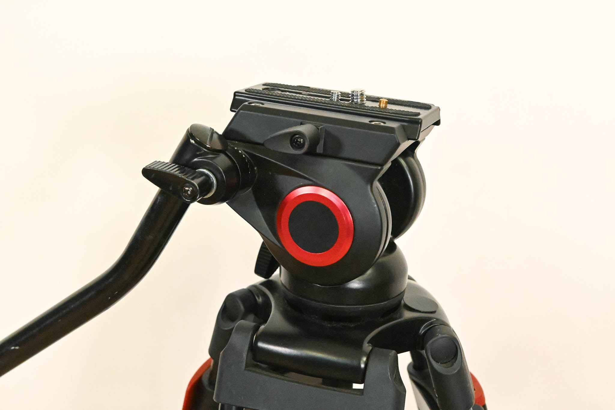 Neewer TP37 74" Video Tripod with Fluid Head