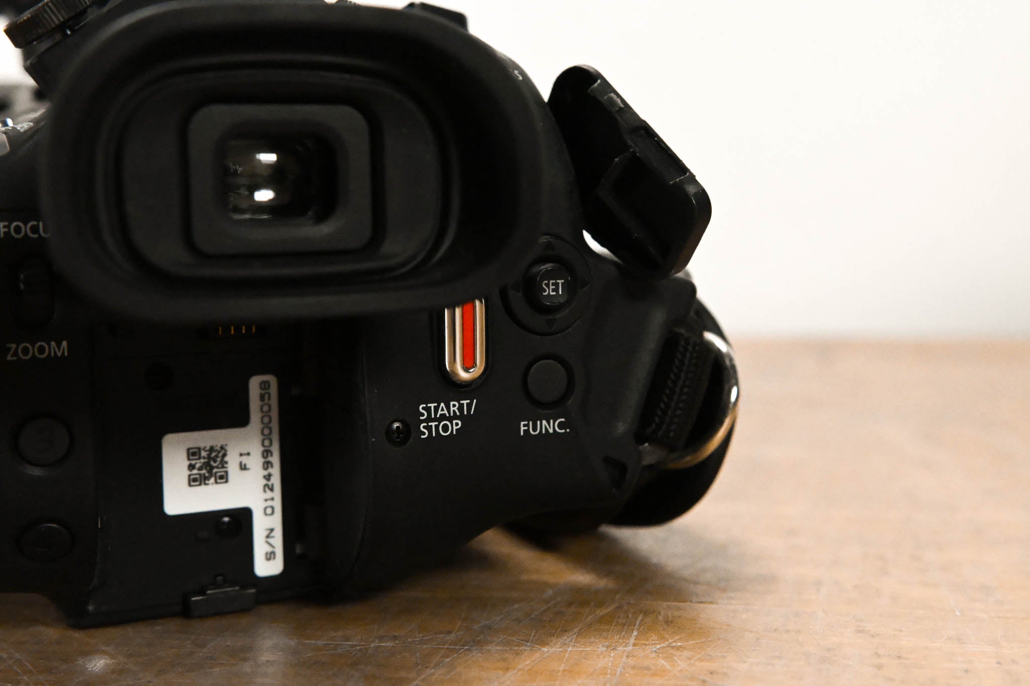 Canon XA35 HD Professional Camcorder w/ XLR Handle & HD/SD-SDI Output