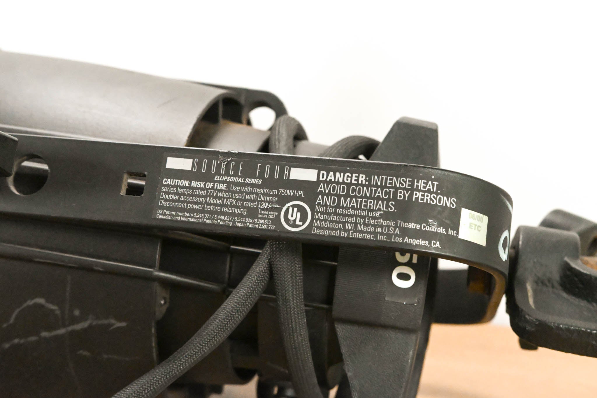 ETC Source Four Zoom 15-30 Degree 750 Ellipsoidal Light