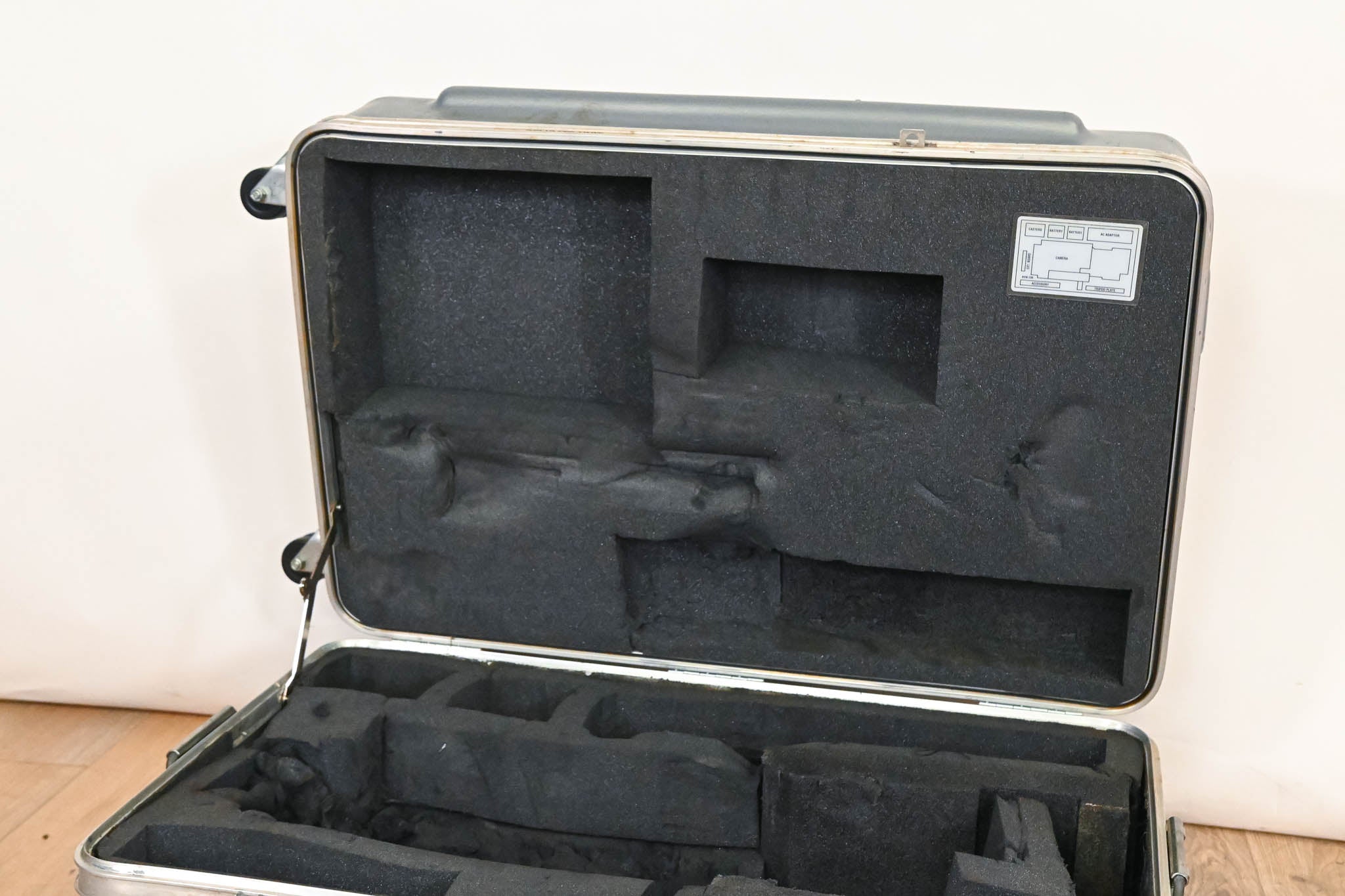 Sony LC-200 TH Thermodyne Flight Case for Select Sony Camcorders