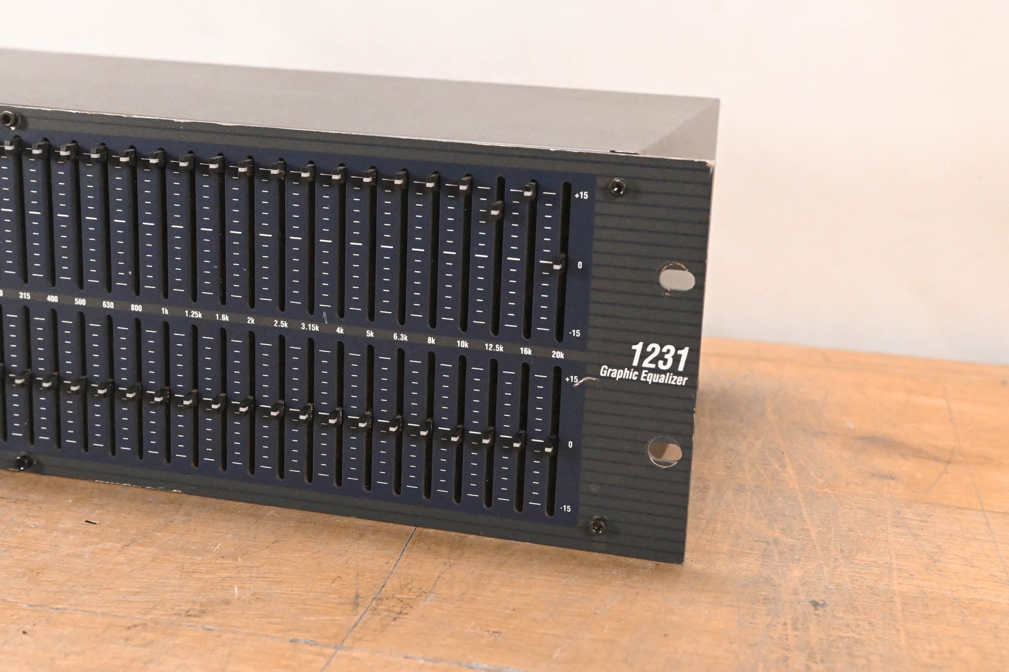 dbx 1231 Dual-Channel 31-Band Graphic Equalizer