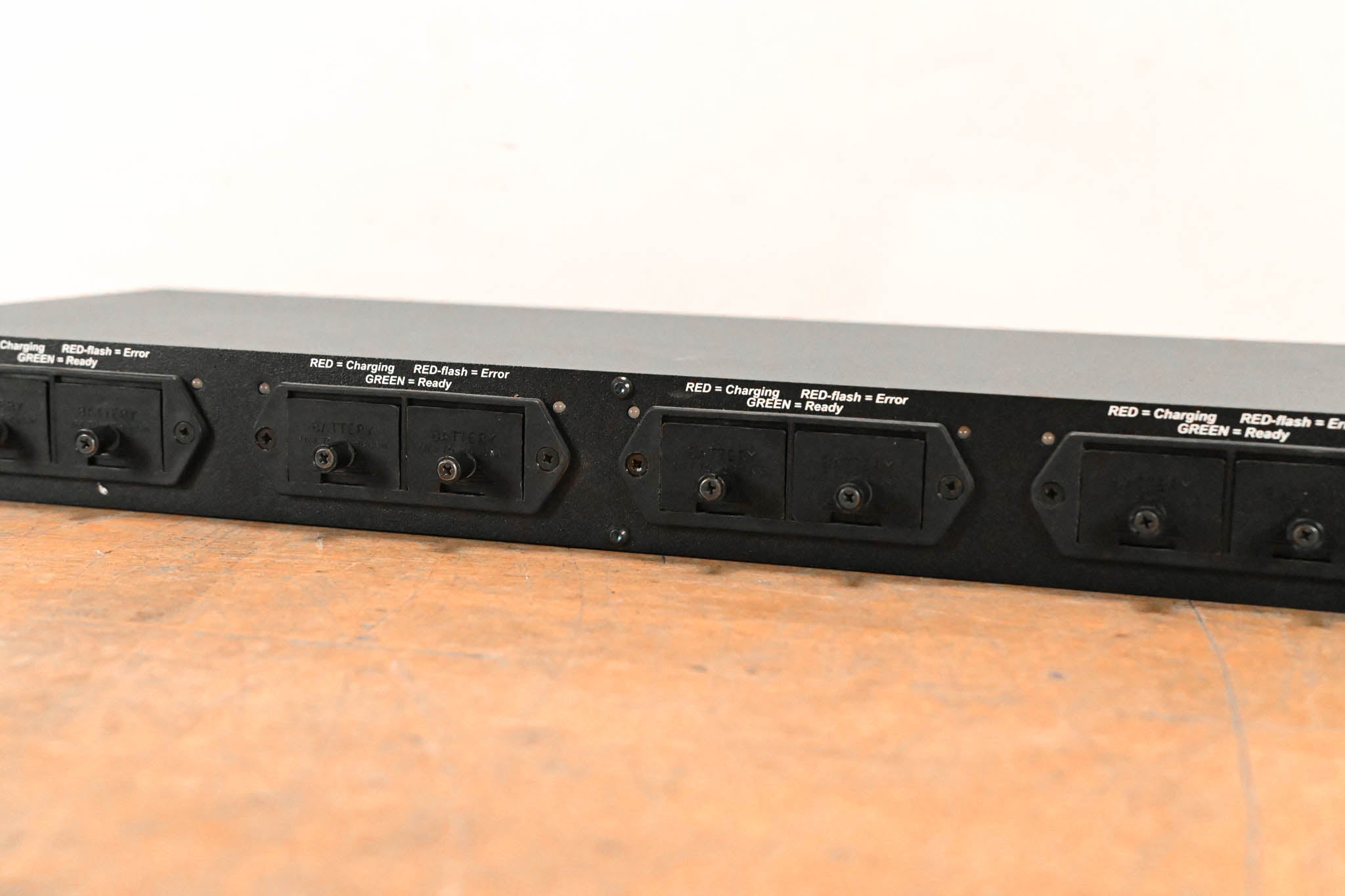 Ansmann Professional 8 - 9V Rack Mount Battery Charger