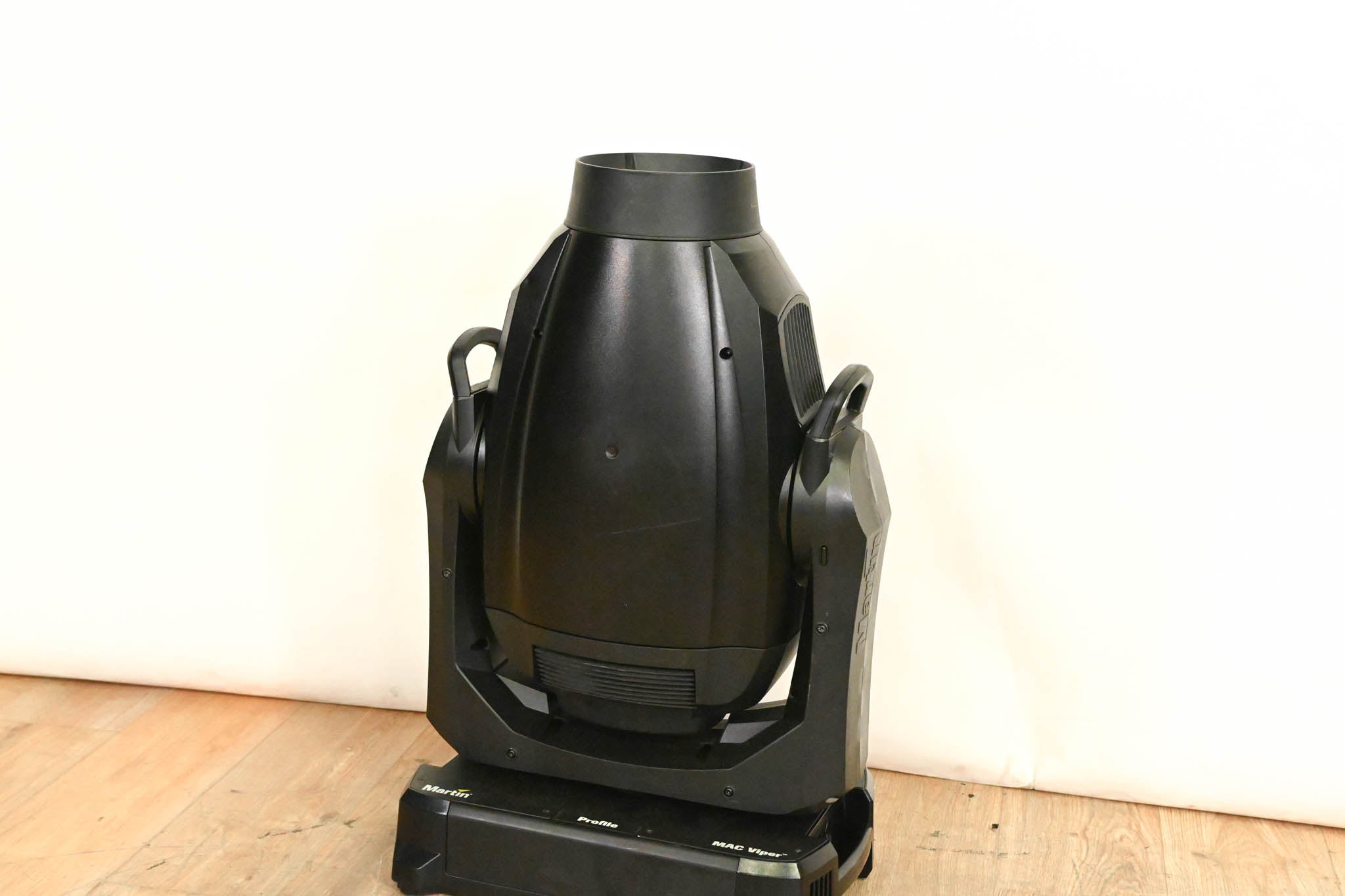 Martin MAC Viper Profile High Output Discharge-Based Moving Light