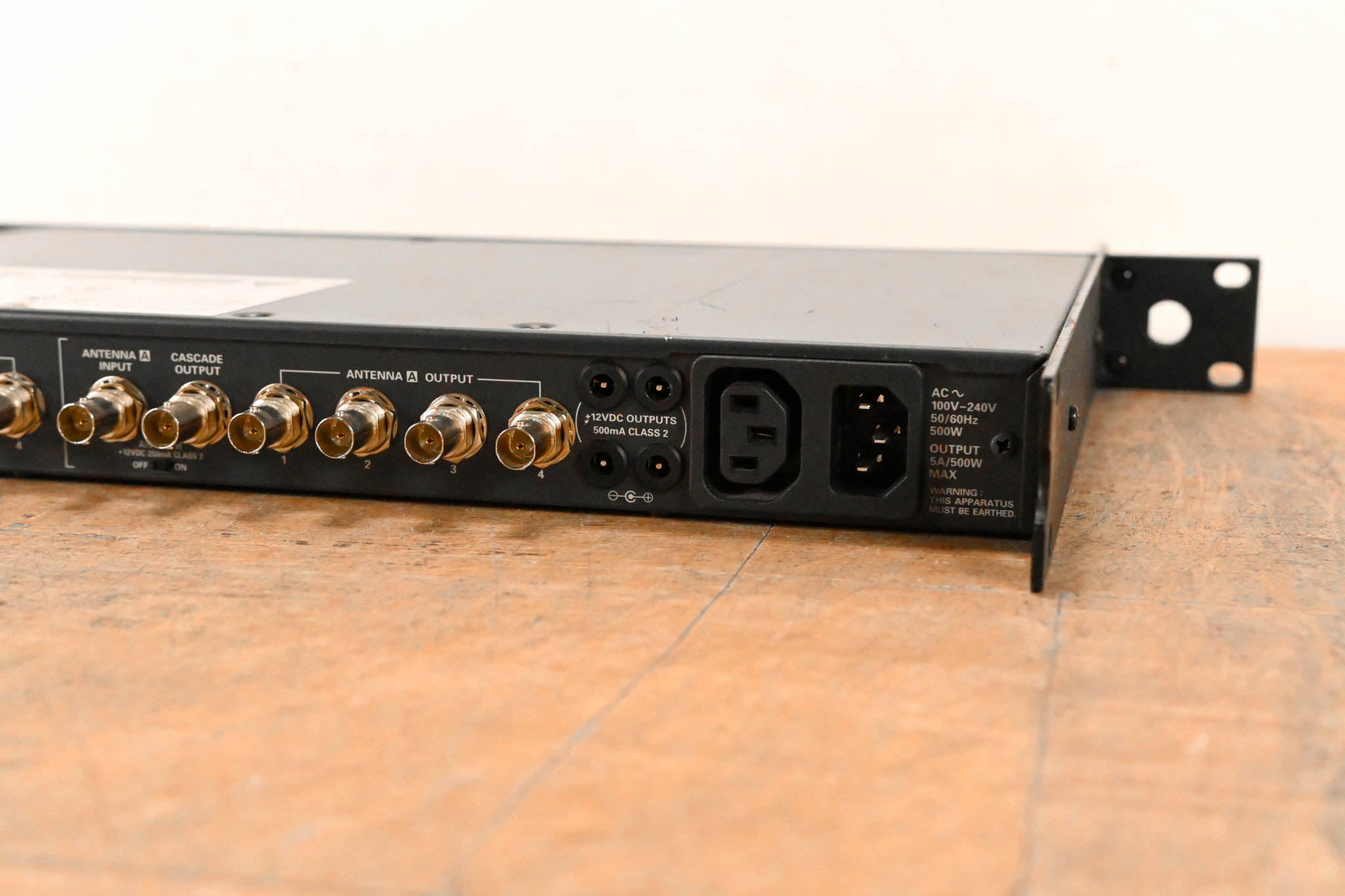 Audio-Technica AEW-DA550C UHF Antenna Distribution System