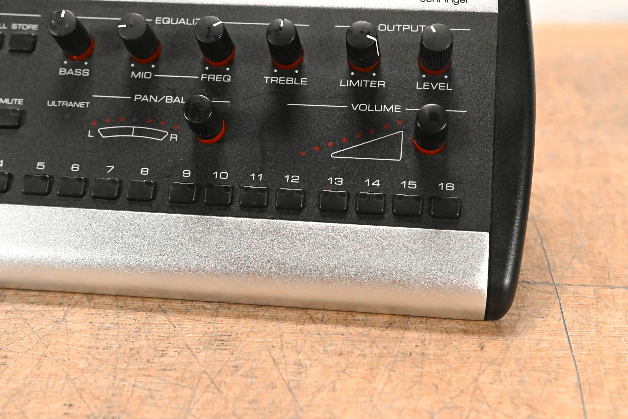 Behringer Powerplay P16-M 16-Channel Digital Personal Mixer