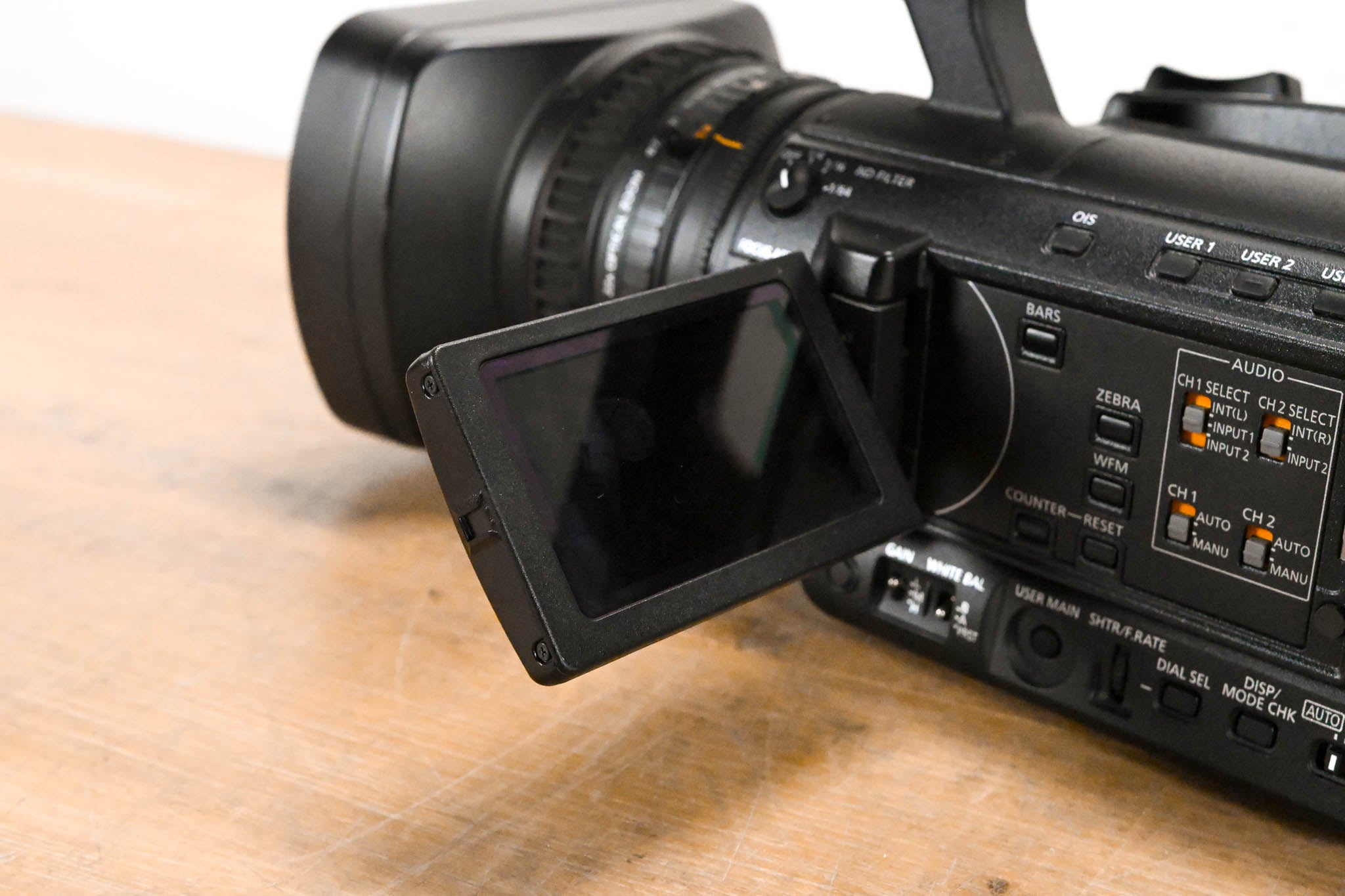 Panasonic AG-HPX250P P2 HD Handheld Camcorder