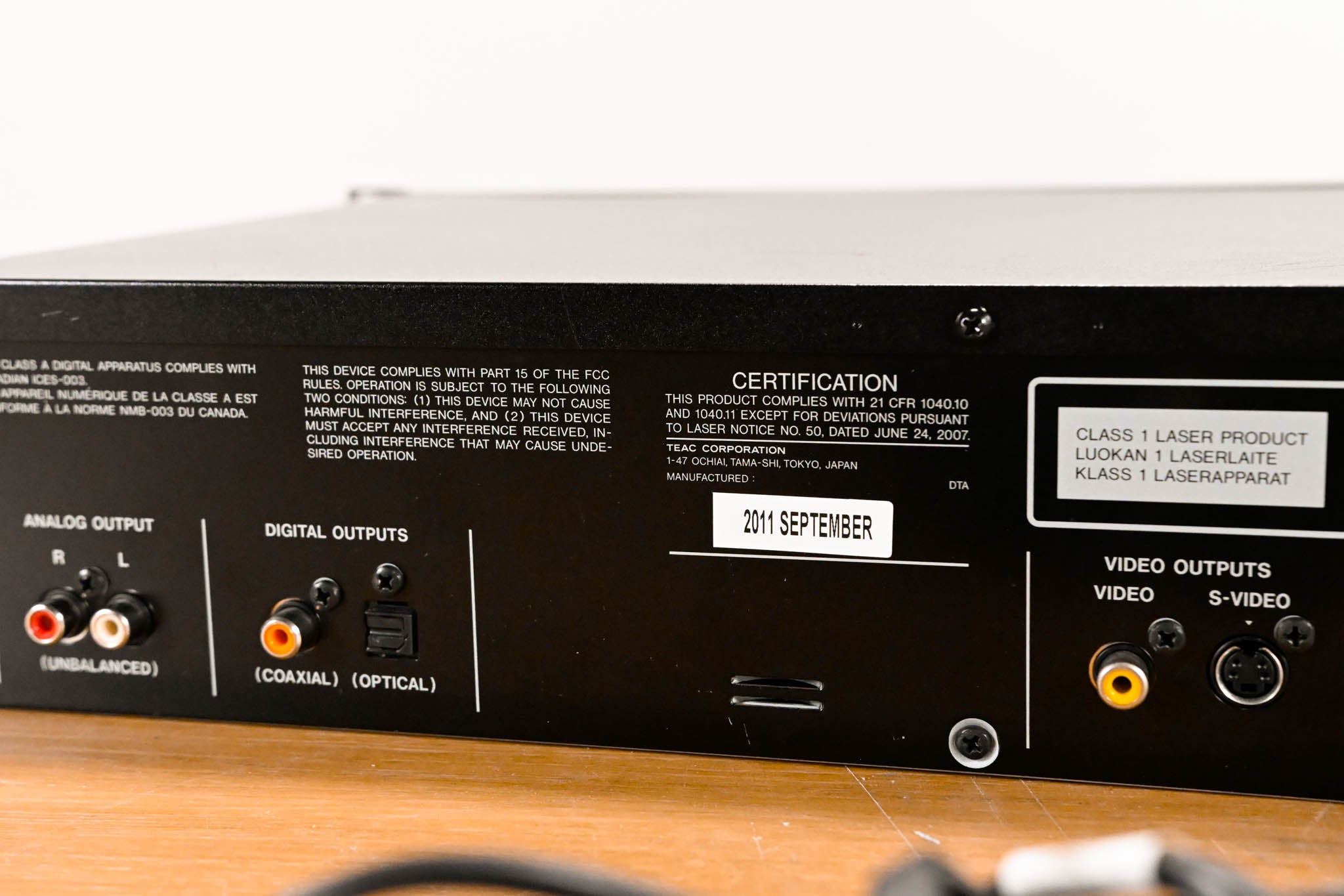 TASCAM CD-200i Rackmountable CD Player with iPod Dock