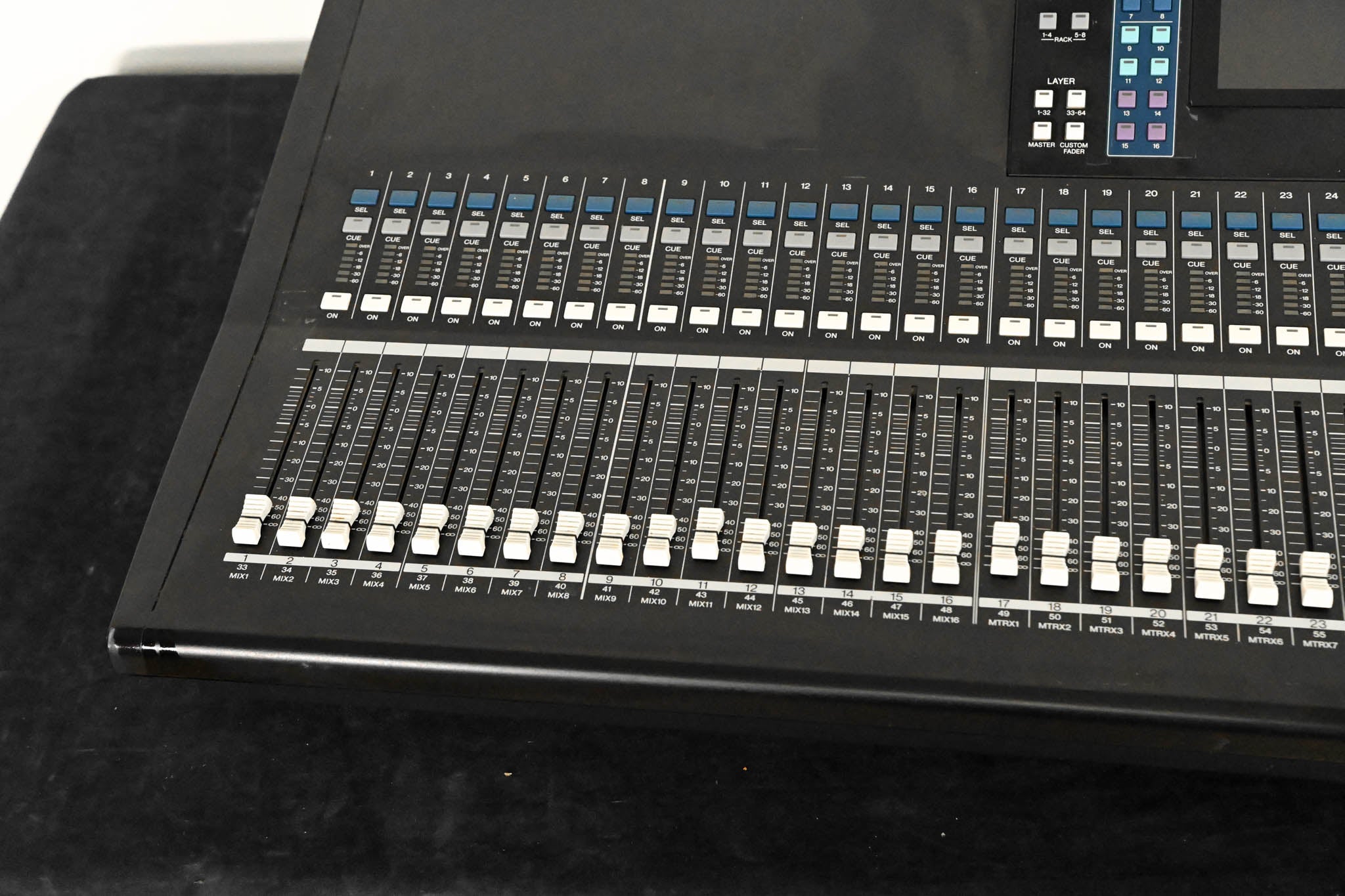 Yamaha LS9-32 32-Input Digital Mixing Console
