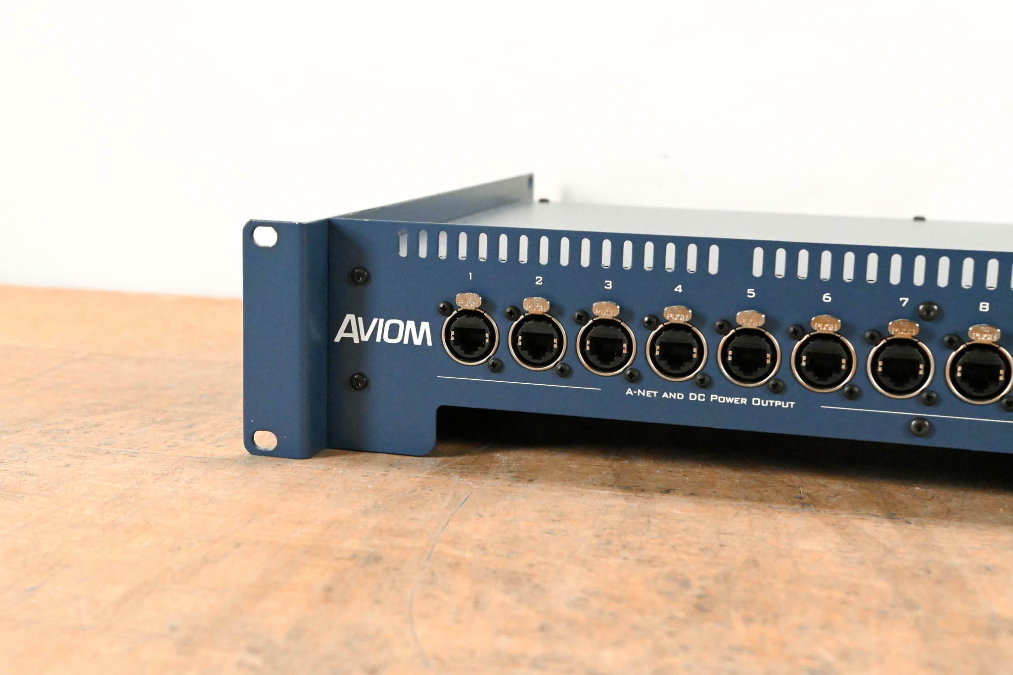 Aviom A-16D Pro A-Net Distributor