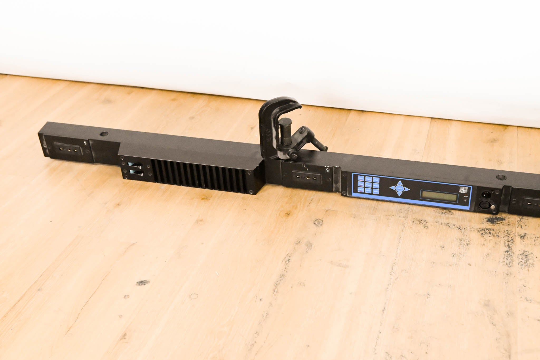 ETC SB6-10M 6 x 10A (1200W) SmartBar with Stage Pin Connectors