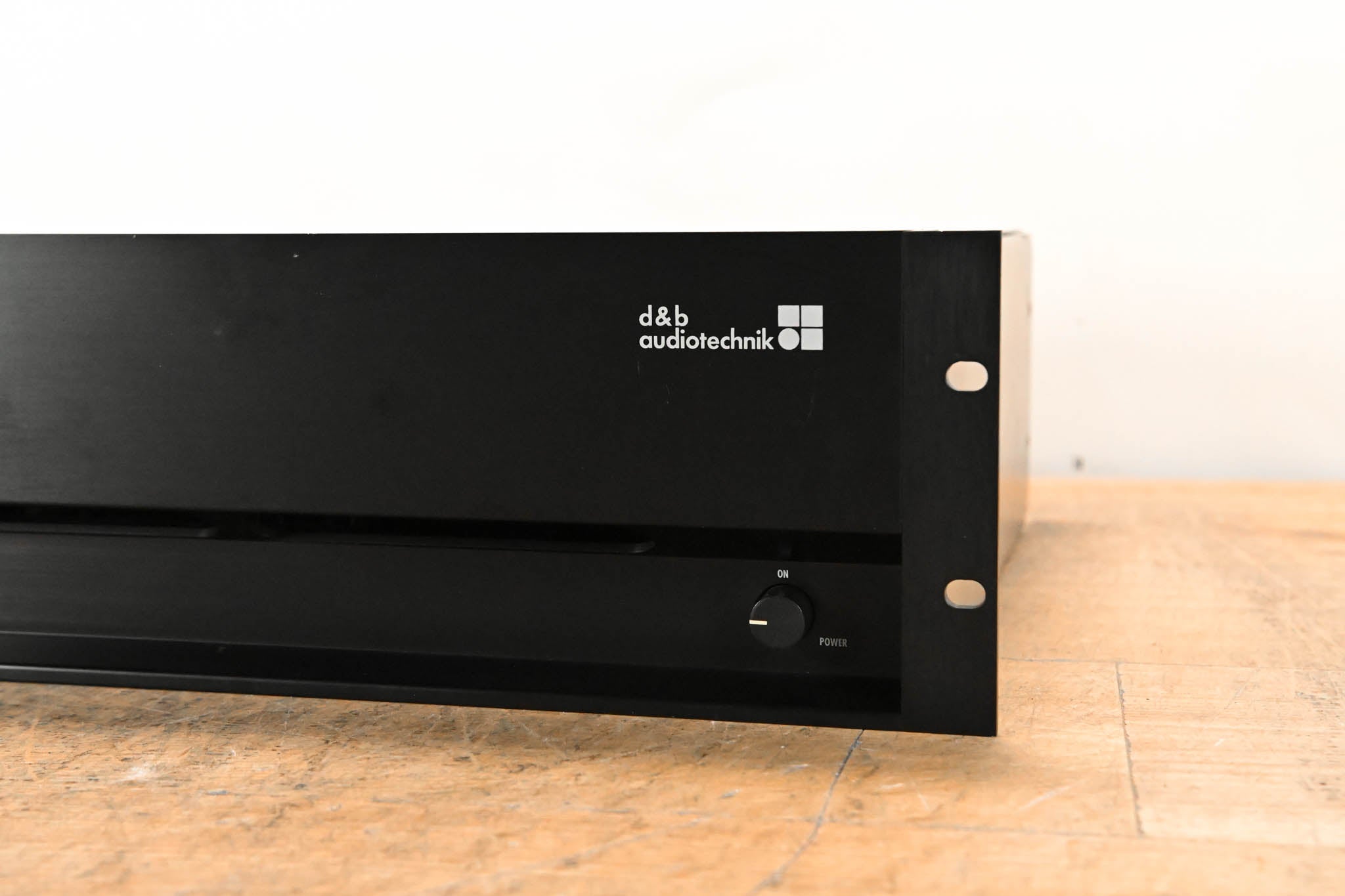 d&b audiotechnik D12 Dual-Channel Power Amplifier