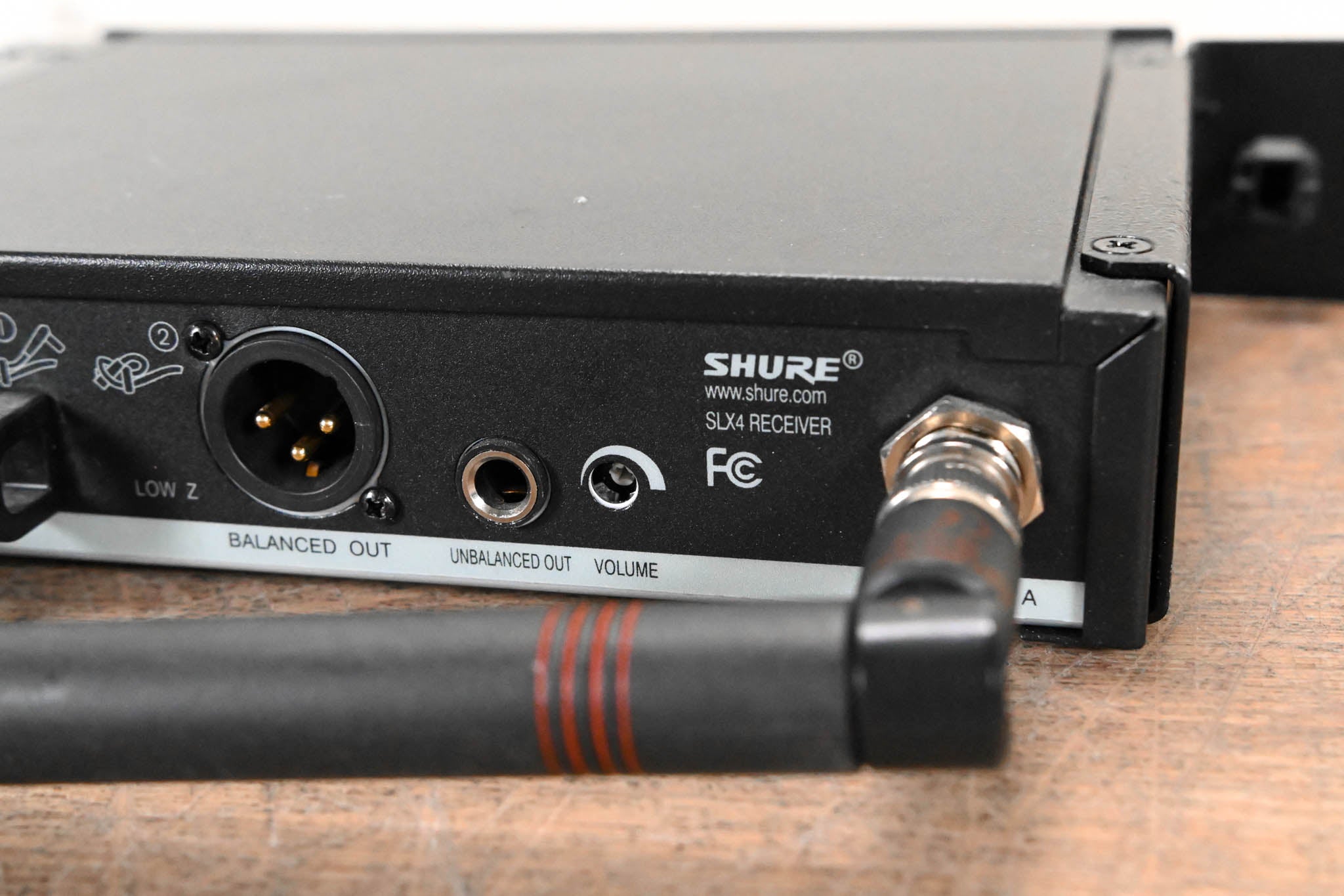 Shure SLX4 Wireless Receiver - G5 Band: 494-518 MHz