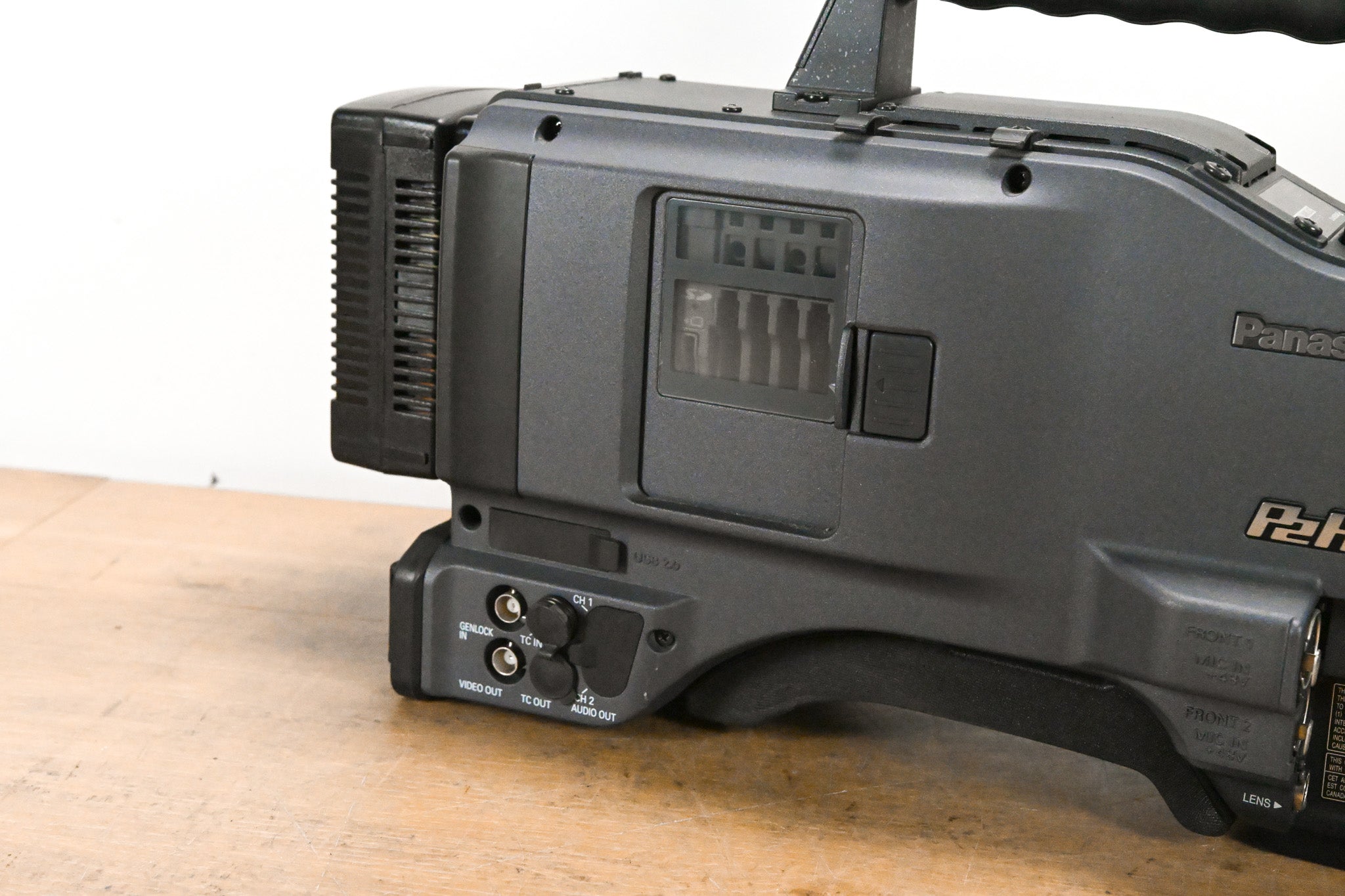 Panasonic AG-HPX500P 2/3" Shoulder-Mounted P2HD Camcorder