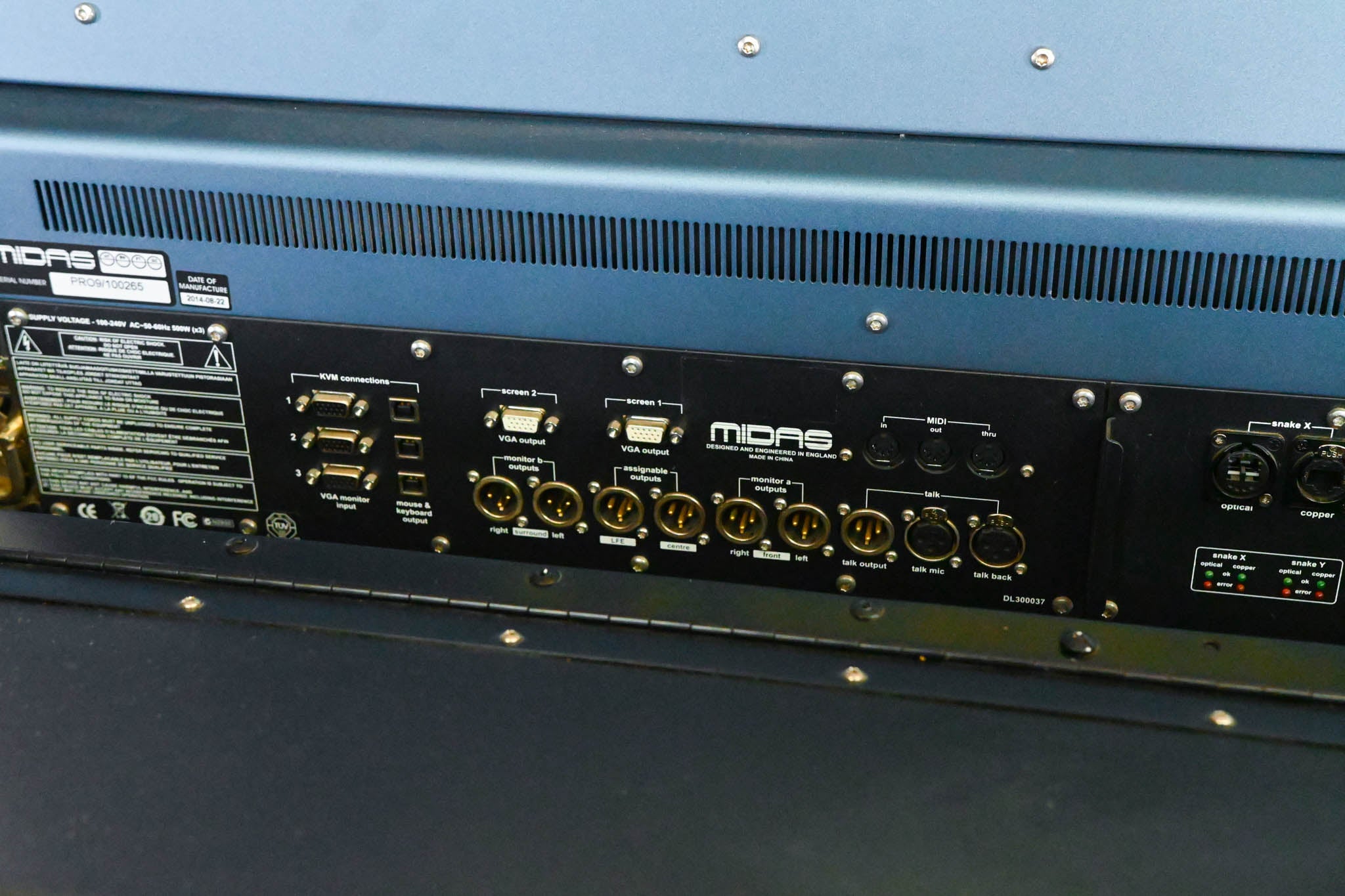 Midas PRO9 Live Audio Mixing System with DL371 Engine and Road Case