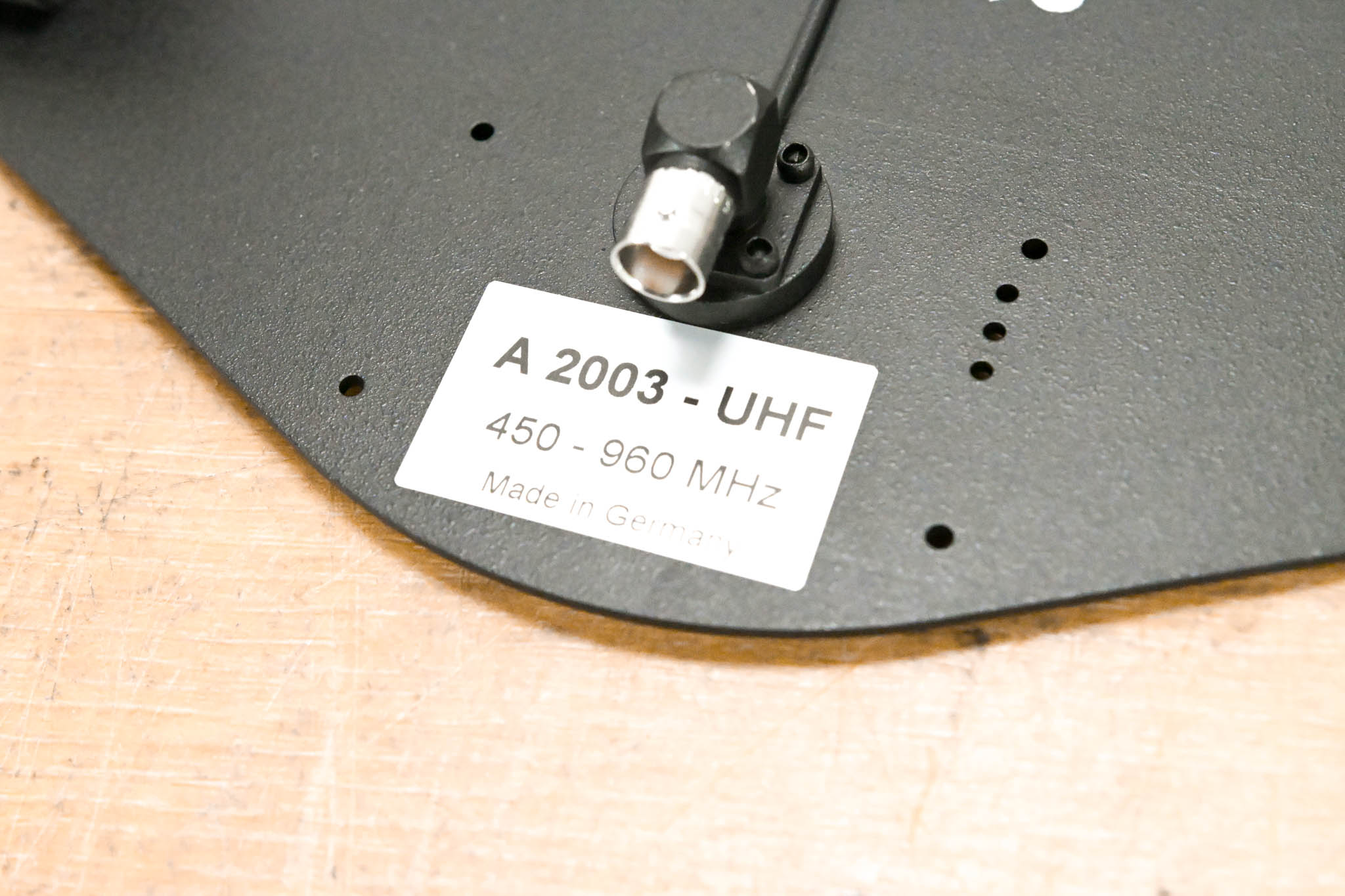 Sennheiser A 2003-UHF Passive Directional Antenna