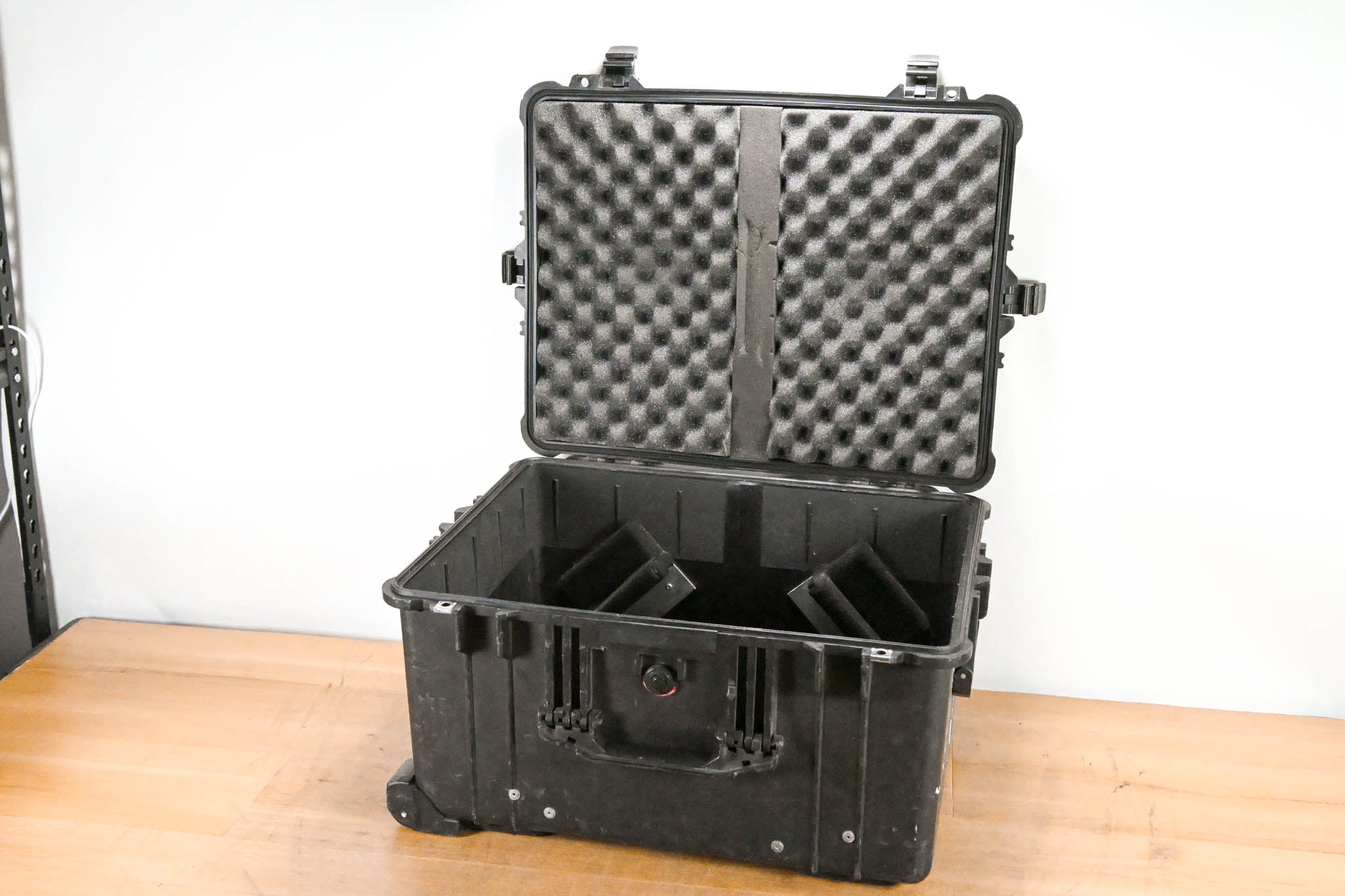 Pelican 1620 Protector Case (No Foam)
