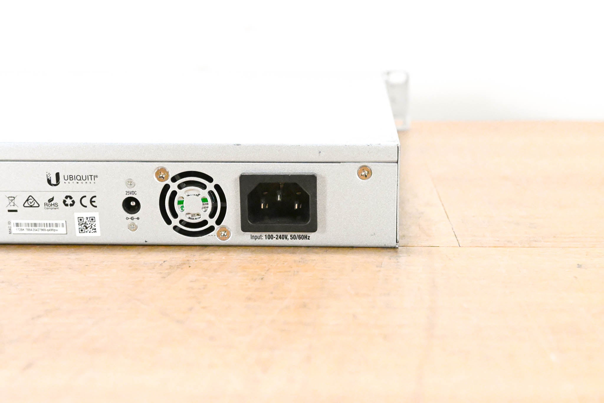 Ubiquiti UniFi US-48 Switch 48 48-Port Gigabit Ethernet Switch
