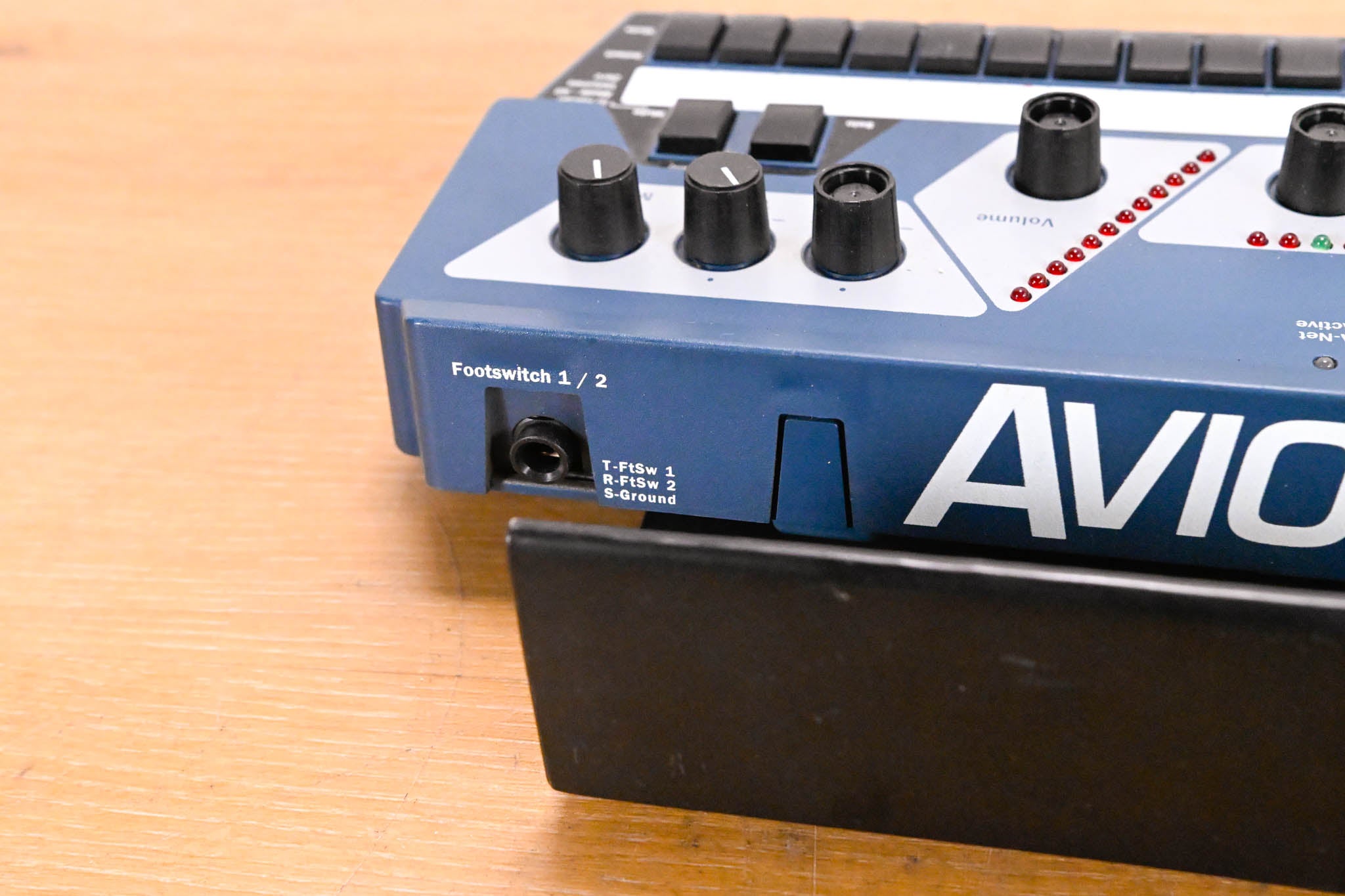 Aviom A-16cs Personal Mixer Control Surface for A-16R