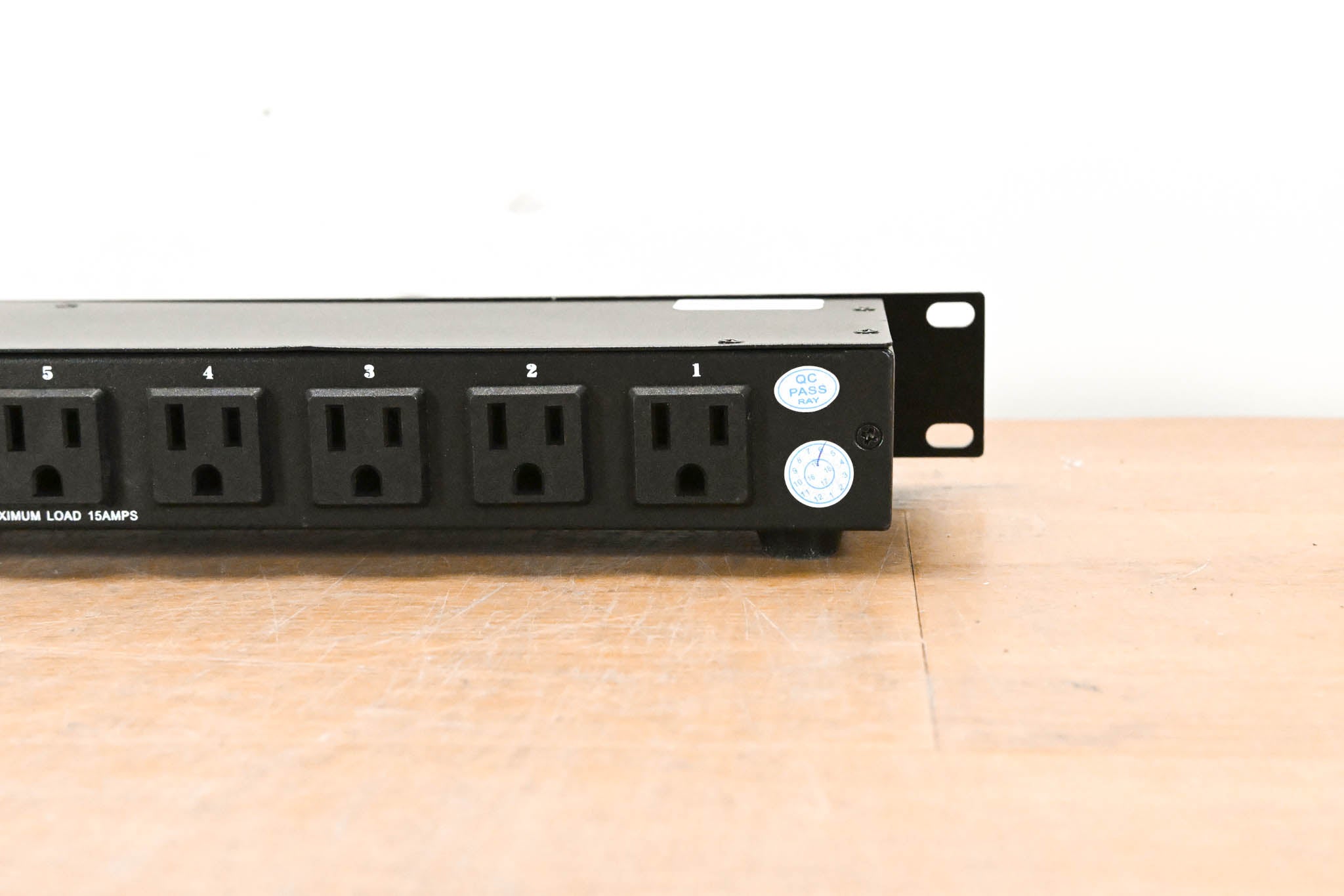 Pyle PCO850 19" Rackmountable Power Strip Surge Protector