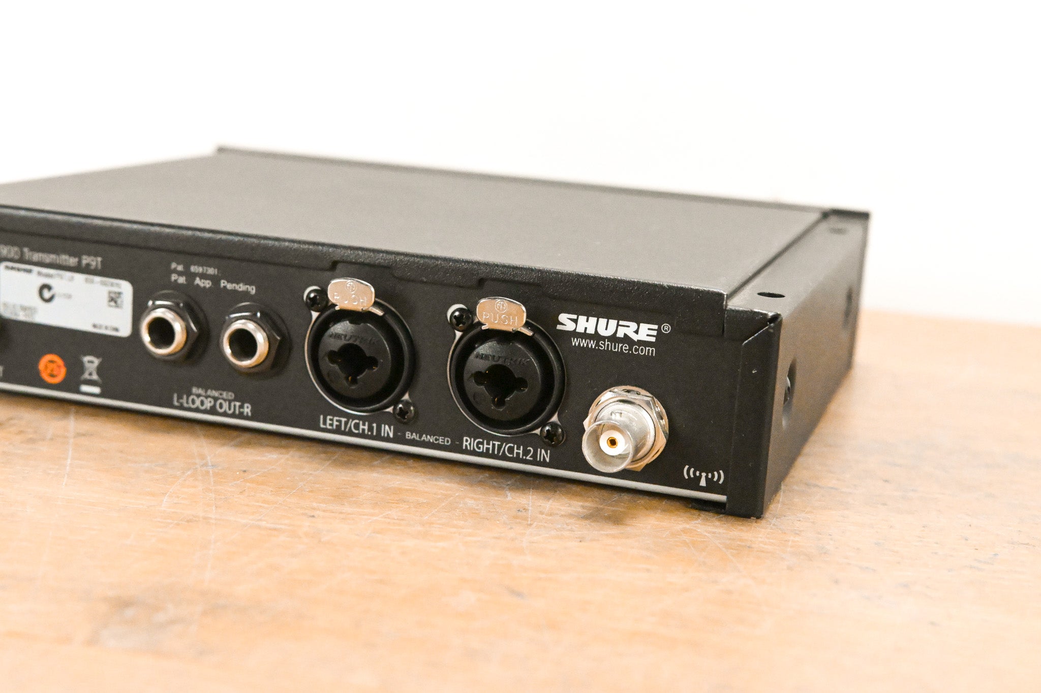 Shure PSM 900 Wireless IEM System L6 Band: 656-692 MHz (NO POWER SUPPLY)