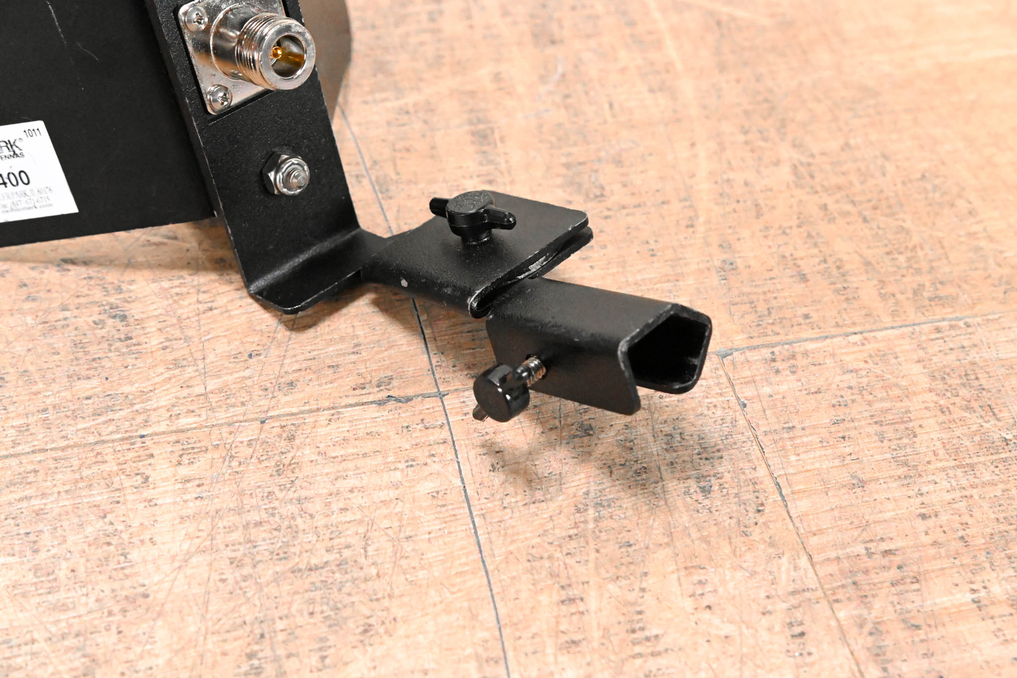 Mobile Mark SRC9-2400 Corner Reflector Antenna