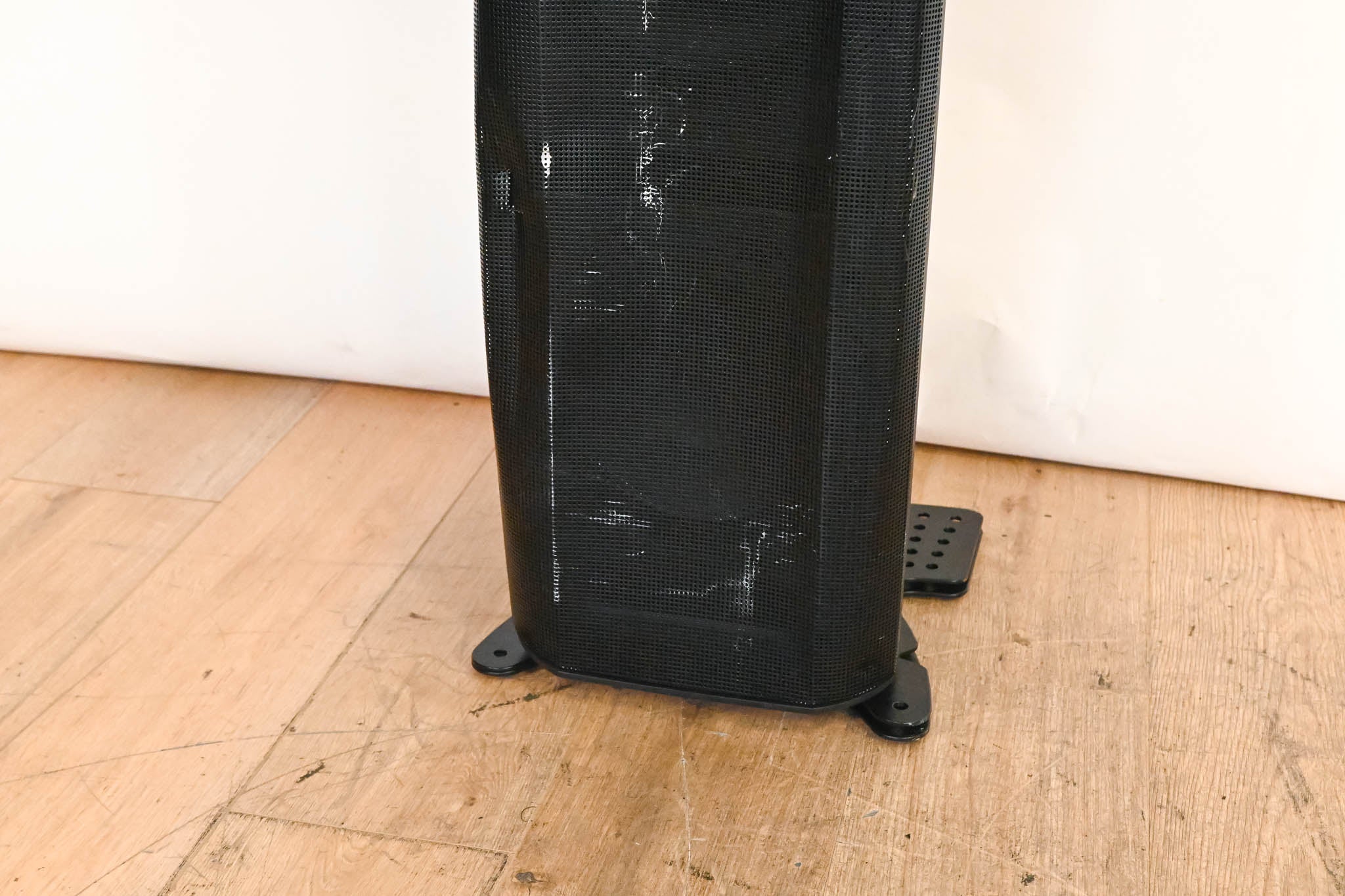 QSC WL2082-i Installation Line Array Loudspeaker