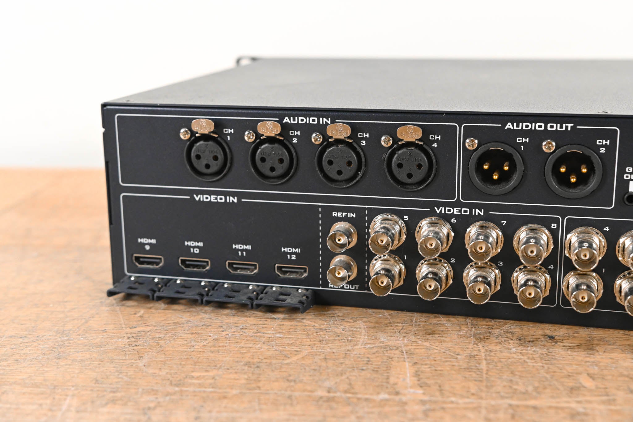 Datavideo SE-3200 HD 12-Channel Digital Video Switcher