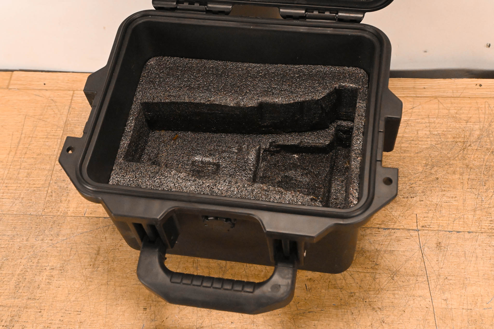 Pelican Storm Case iM2075 - Interior Dimensions: 9.5" x 7.5" x 7.25"