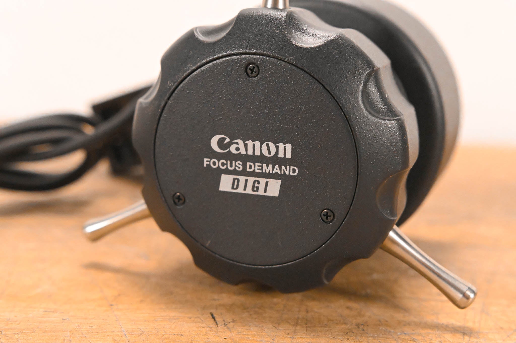 Canon FPD-400D Digital Focus Servo Demand with CR-10 Mount Clamp