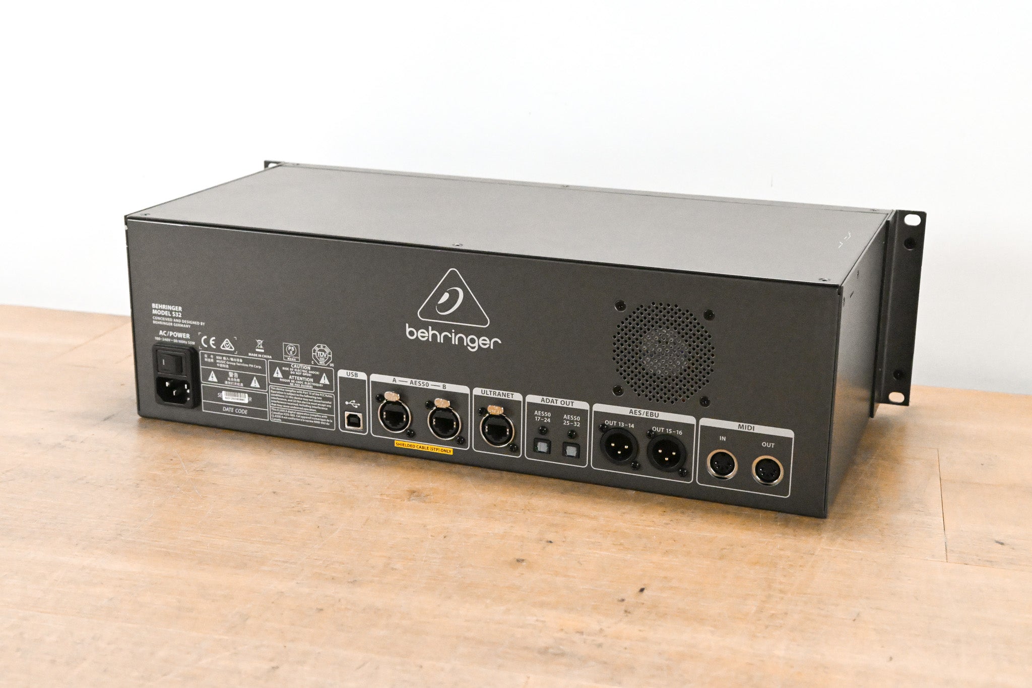 Behringer S32 32 x 16 Digital Stage Box