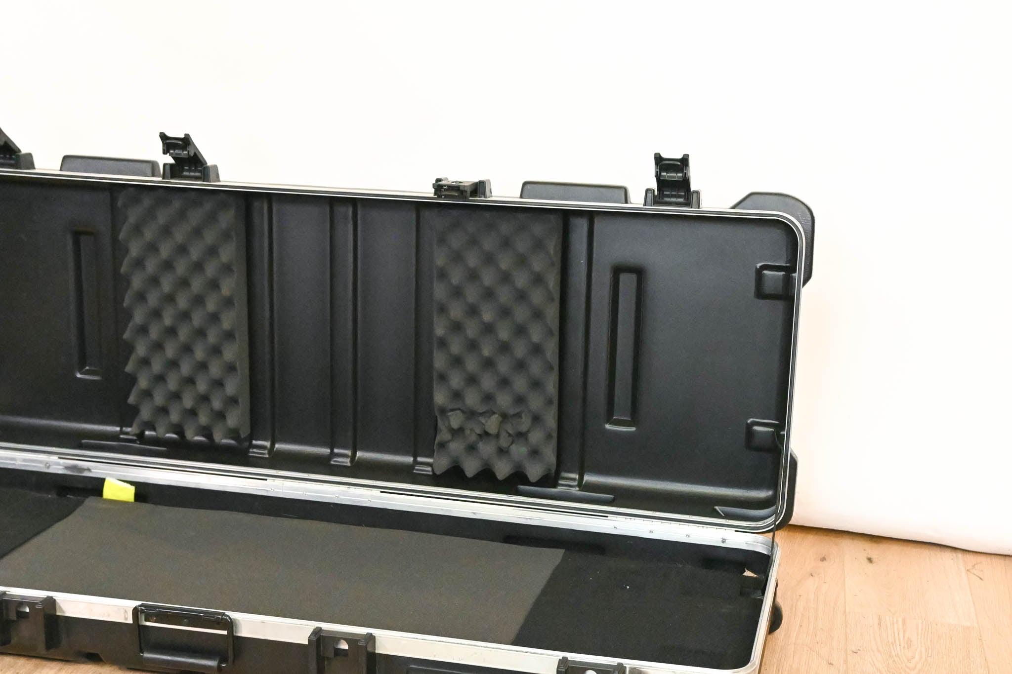 SKB 76-key Keyboard Case with Wheels