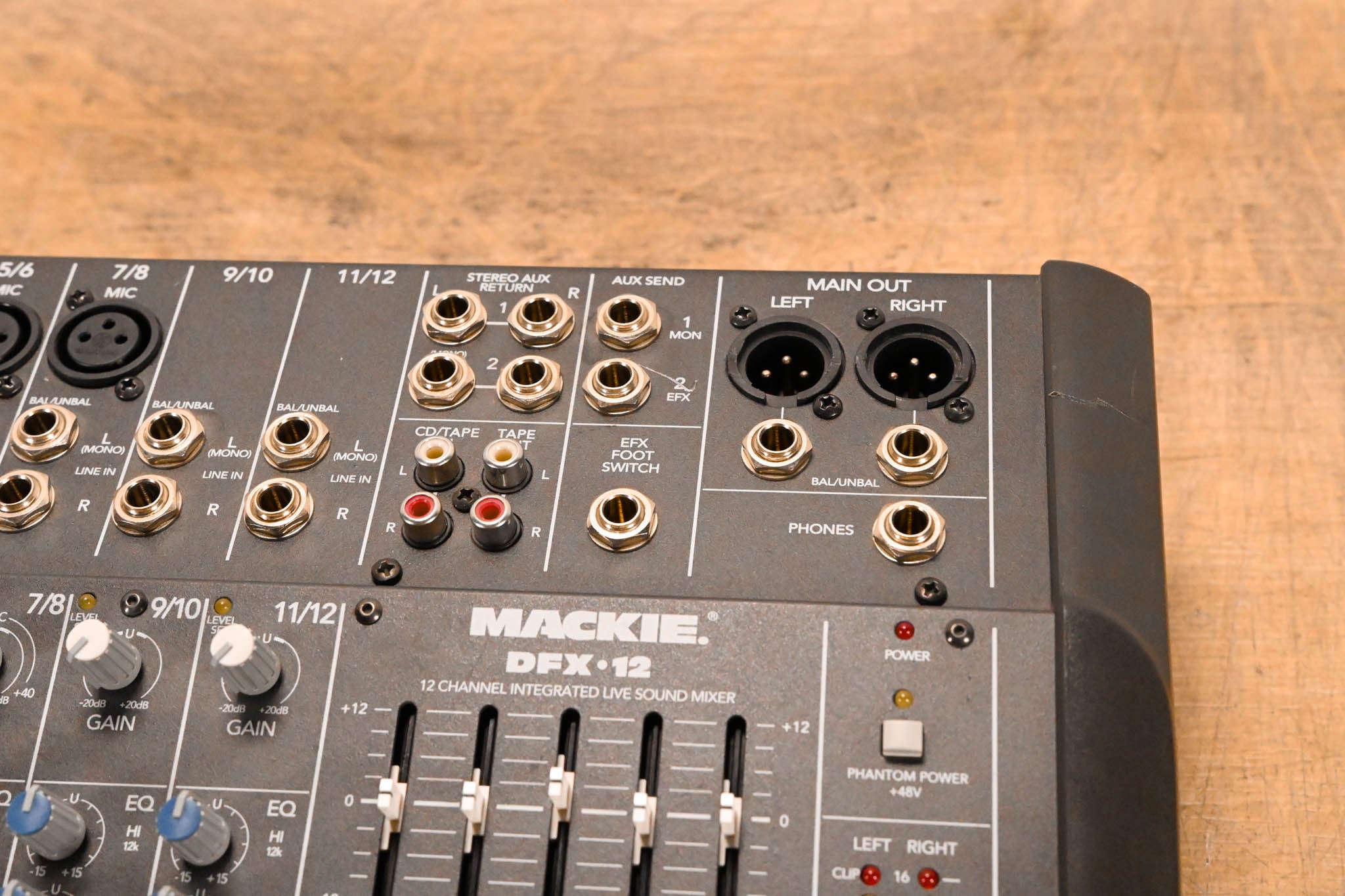 Mackie DFX-12 12-Channel Mixer with Digital Effects