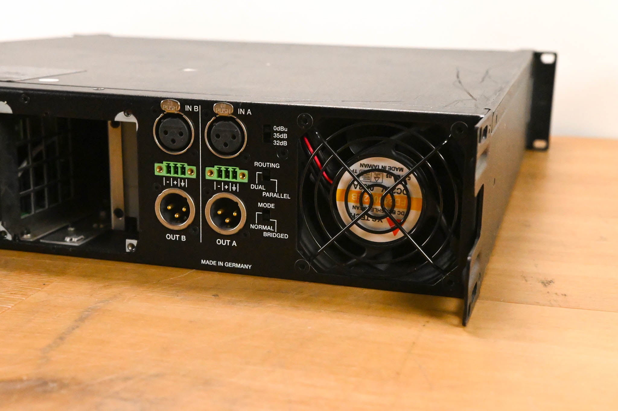 Electro-Voice (EV) TG-5 120V 2-Channel Tour Grade Power Amplifier