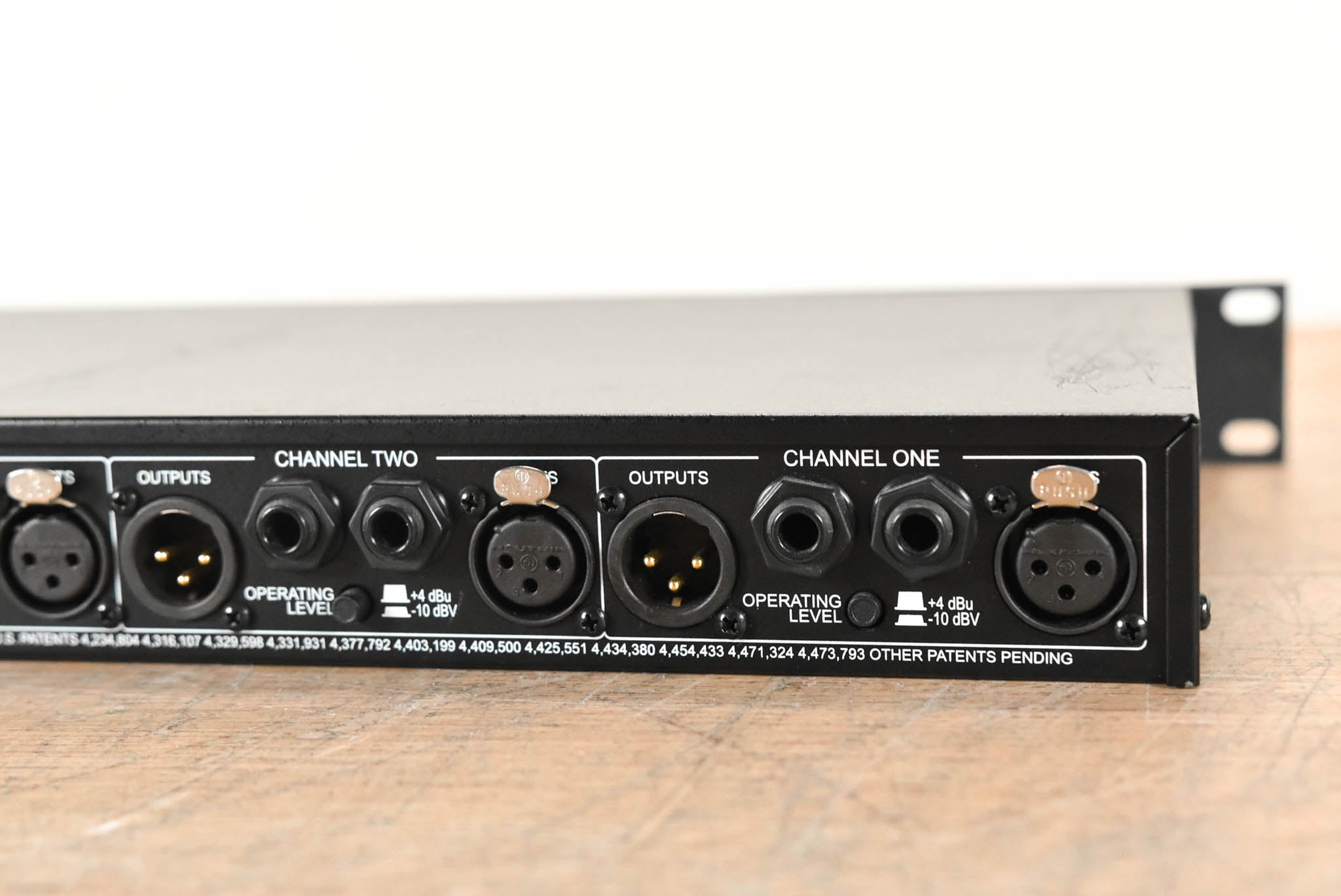 dbx 1046 Quad Compressor/Limiter