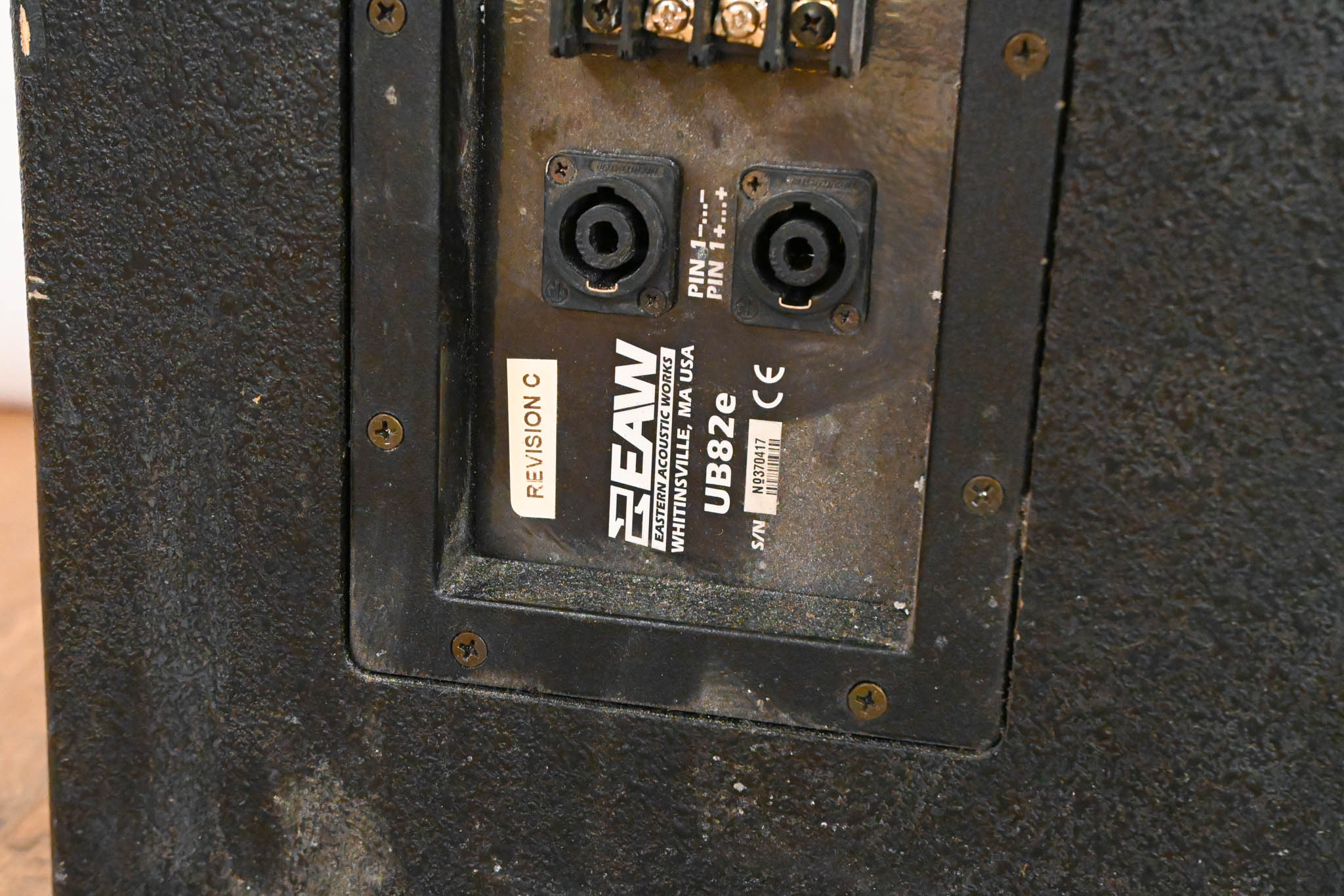 EAW UB82e 2-Way Passive Full Range Loudspeaker (PAIR)