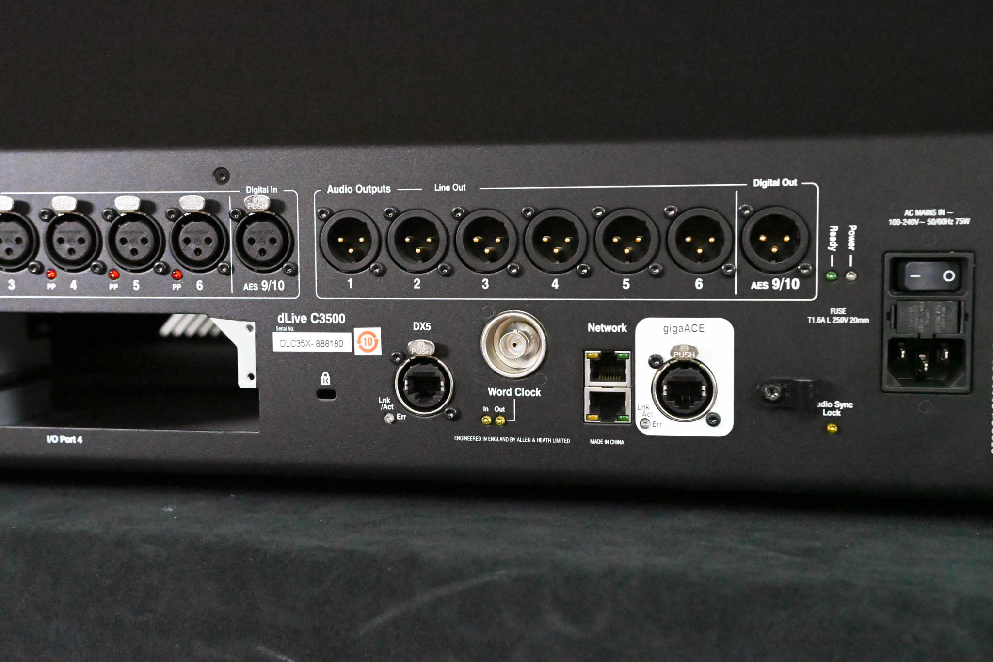 Allen & Heath dLive C3500 Control Surface w/ CDM48 48-in/24-out MixRack