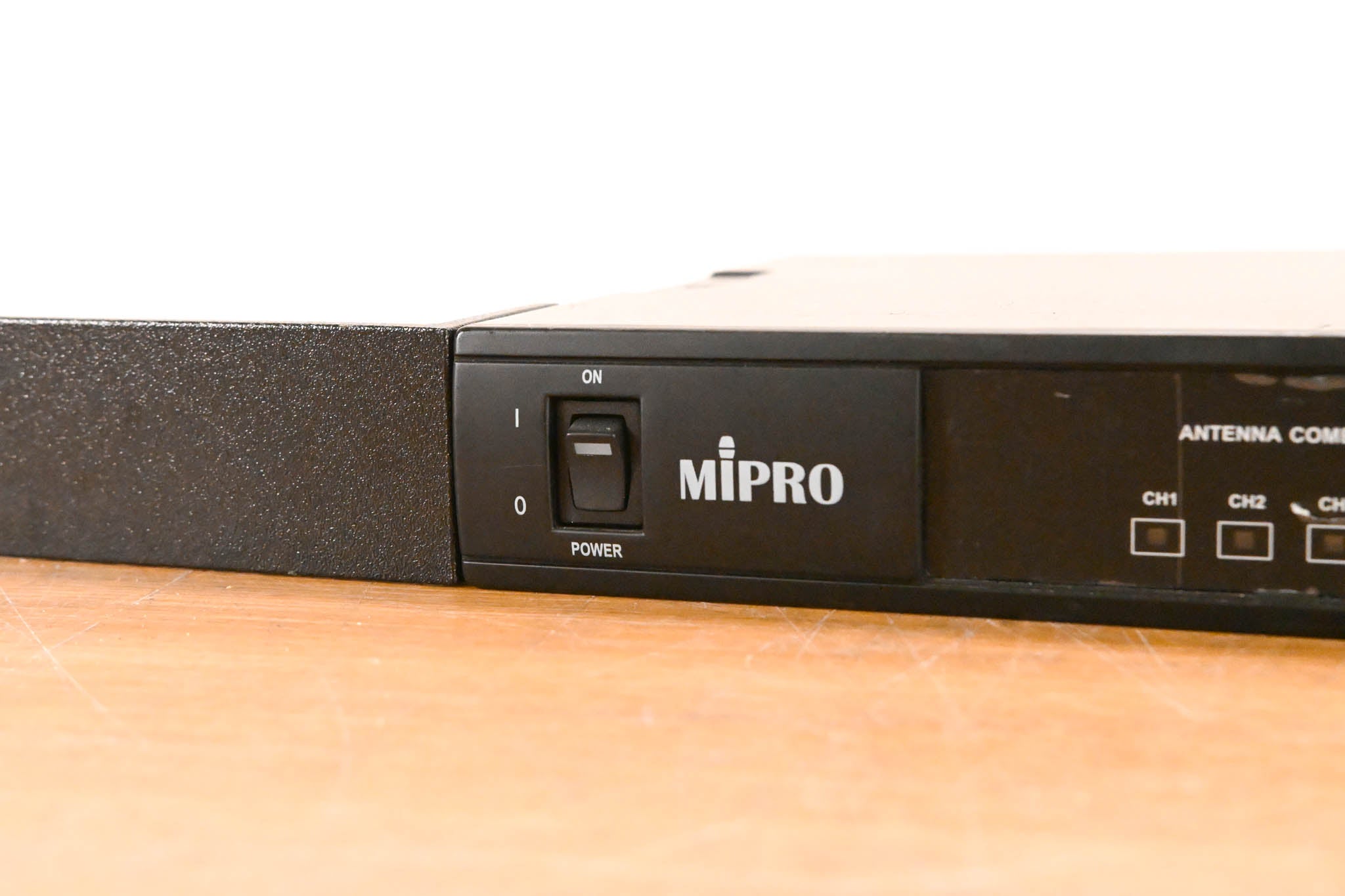 Mipro AD-808 UHF 4-Channel Antenna Combiner 470-960 MHz (NO PSU)